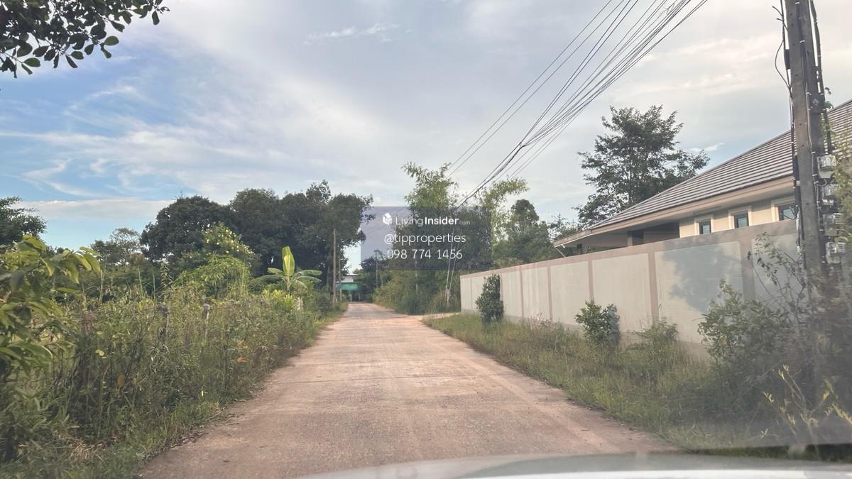💥 Golden opportunity! Beautiful land, 100 sq m, near Thung Luang Road. Best price in this zone 🏡🌳✨ Land is hard to find! Already filled, next to a concrete road on 2 sides, suitable for building a luxury home, peaceful community, convenient travel🚗 Loading...