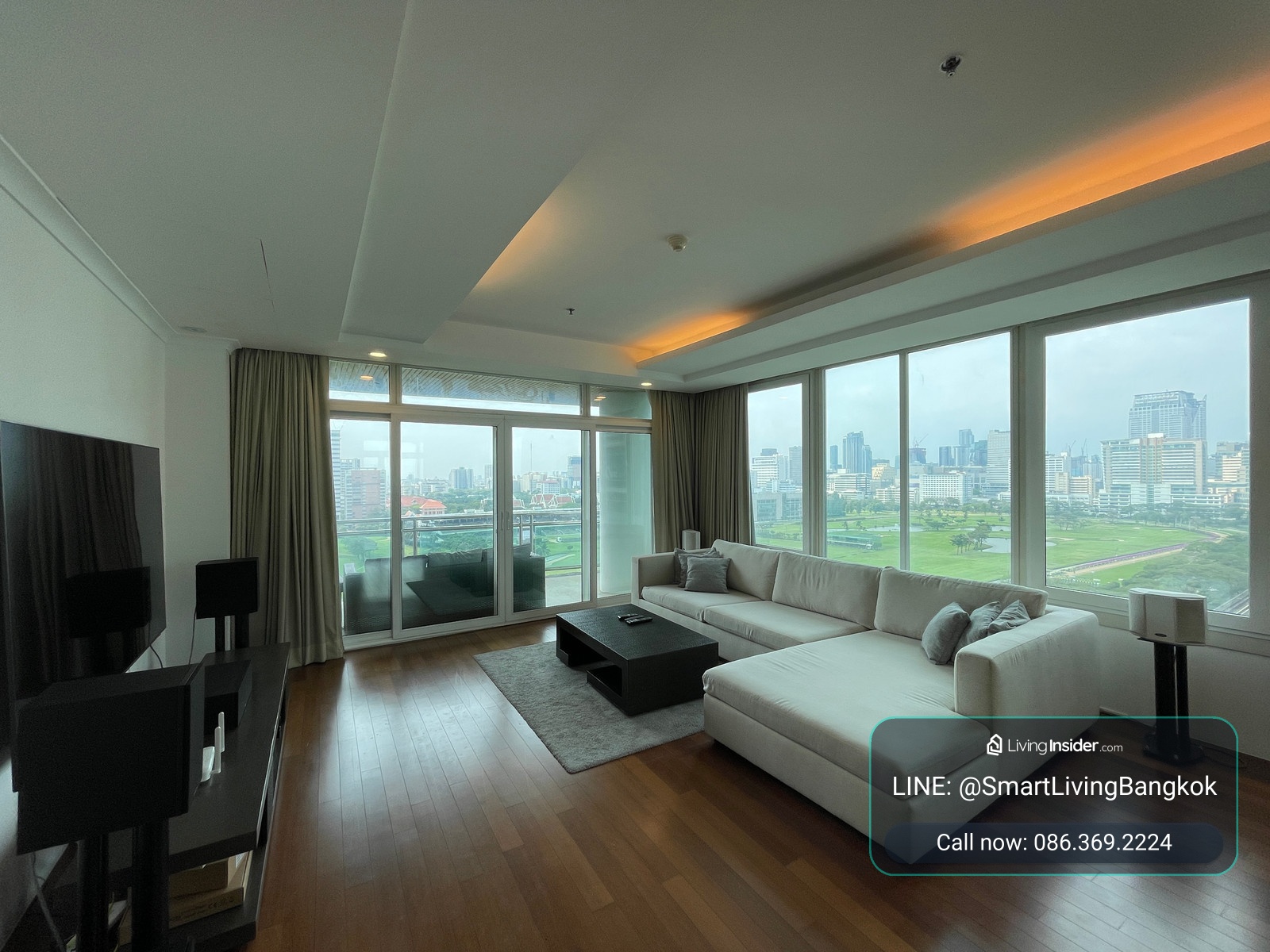 Luxurious condo Renovate/4 beds/268 sqm. Spacious living area with city and golf court views, near Lumpini Park. Only 300 meters from BTS. Private lift access to each floor.  – รูปที่ 2