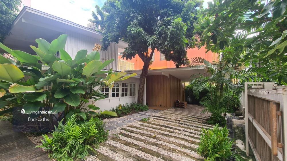 Detached house Soi Sukhumvit 41 for rent near BTS PhromPhong