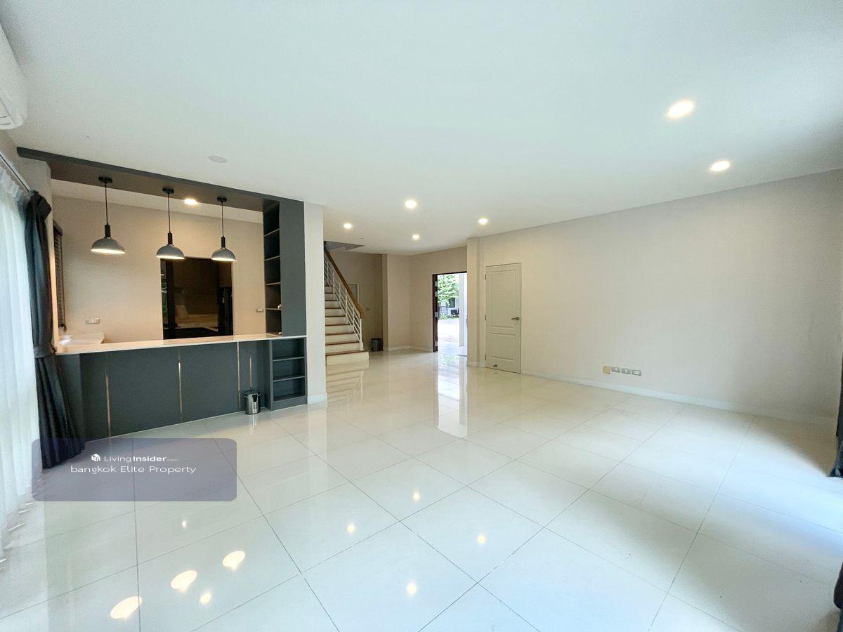 ขายด่วน ลดไปเลย 1 ล้าน บ้านเดี่ยว Centro บางนา กม.7  ใกล้เมกา บางนา แปลงมุม 5 ห้องนอน Loading...