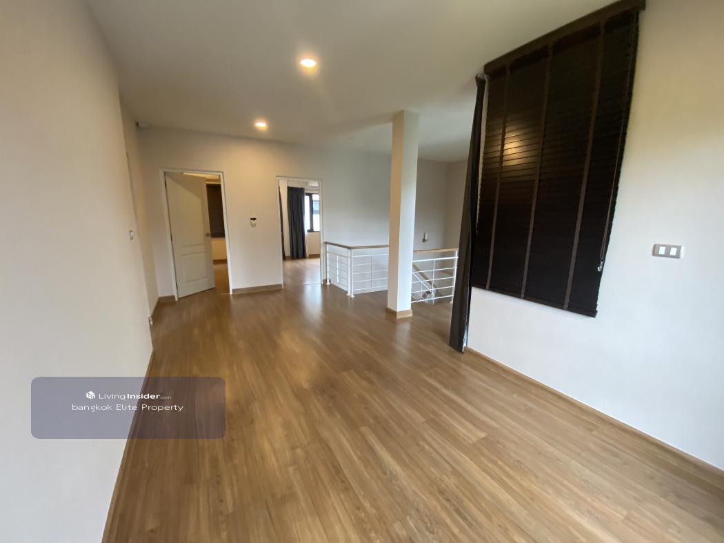 ขายด่วน ลดไปเลย 1 ล้าน บ้านเดี่ยว Centro บางนา กม.7  ใกล้เมกา บางนา แปลงมุม 5 ห้องนอน Loading...