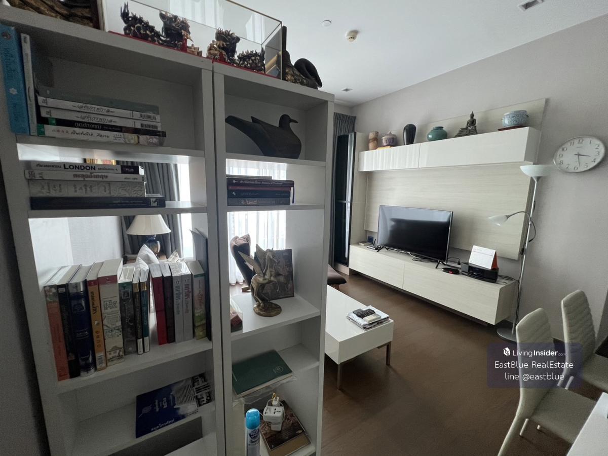 Q Asoke is located in the heart of the CBD, next to the BTS. The decorations are in cream-brown-gold tones, giving it a luxurious feel. Loading...