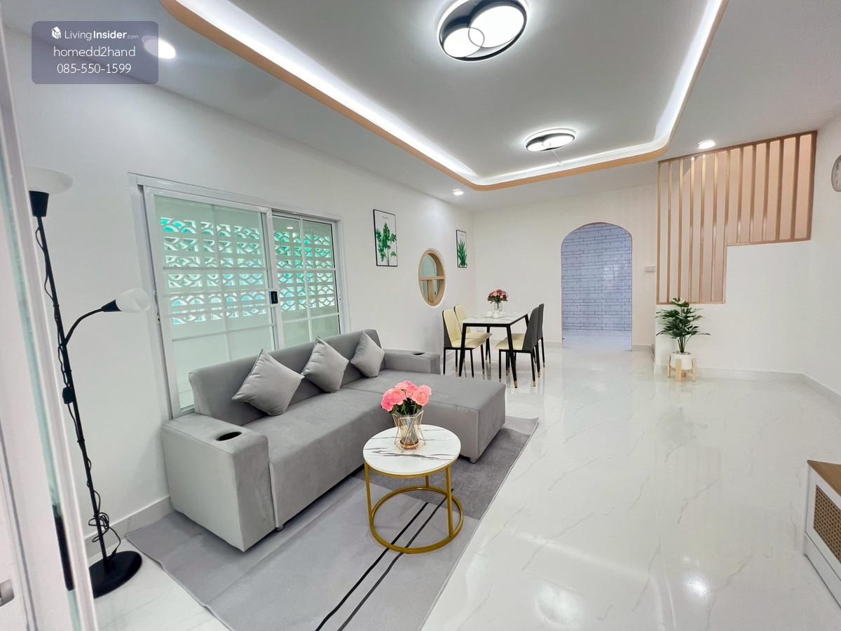 ขายทาวน์เฮ้าส์ห้องมุม 2 ชั้น พฤกษา 9 ซอย 49 รังสิต-คลอง 3 ขนาด 27.4 ตรว. มี 3 ห้องนอน 2 ห้องน้ำ รีโนเวทแล้ว ต่อเติมเต็ม ห้องครัว ที่จอดรถ ราคา  2,150,000.-  สินเชื่อฟรี  สนใจติดต่อ 085-550-1599 Loading...