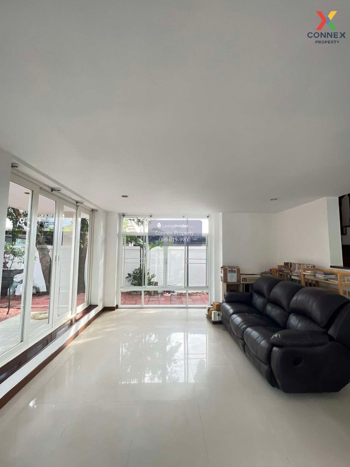 For Sale Townhouse/Townhome  , Floraville Srinakarin-Thaparak , Bang Mueang , Mueang Samut Prakan , Samut Prakarn , CX-118808 Loading...