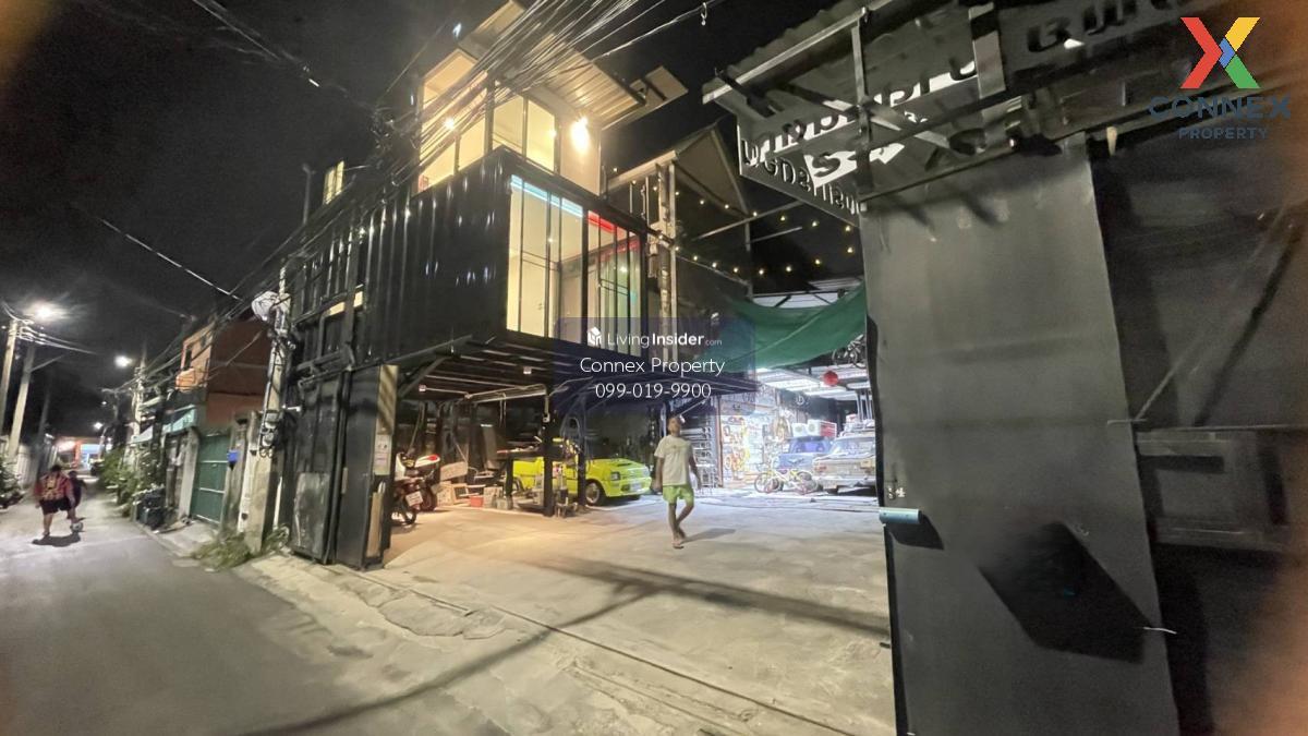 For Sale  3-storey detached house, Soi Punnawithi 13 , Bang Chak , Phra Khanong , Bangkok , CX-118455 Loading...