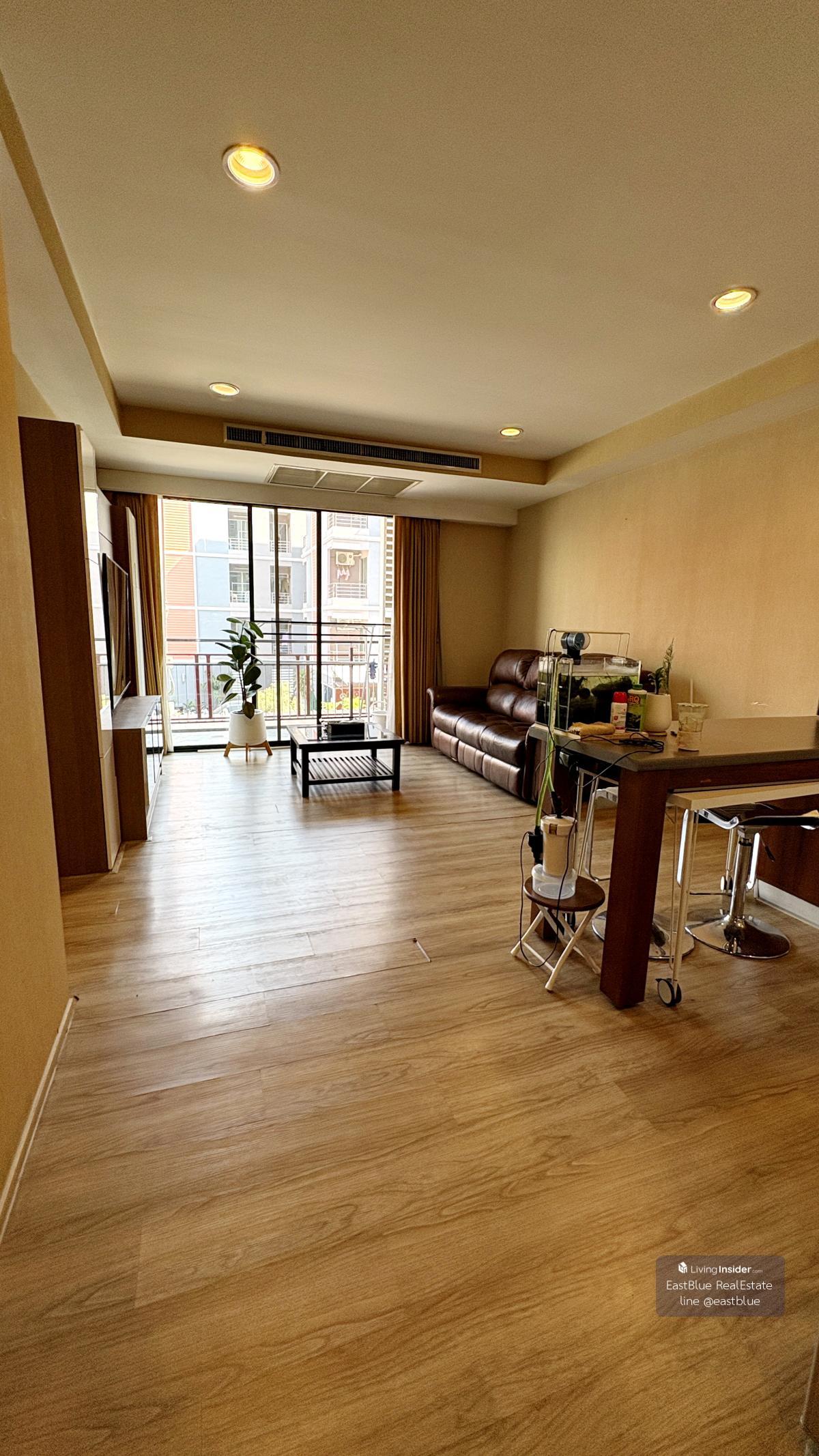 Luxury condo with 2 bedrooms in the heart of Ratchada for only 6.99 million THB.Close to BTS/MRT Cultural Center, very convenient for travel! Loading...