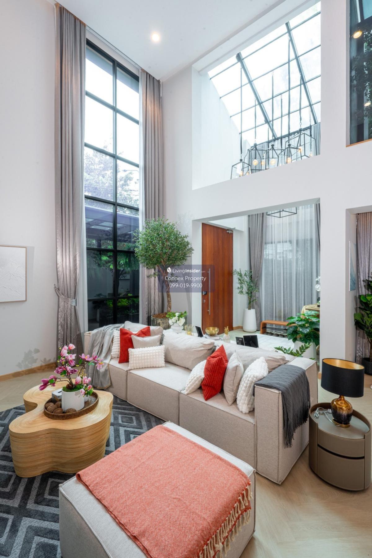 For Sale  3-storey detached house, pool villa with swimming pool, Sukhumvit 71 , Khlong Tan Nuea , Watthana , Bangkok , CX-129784 Loading...