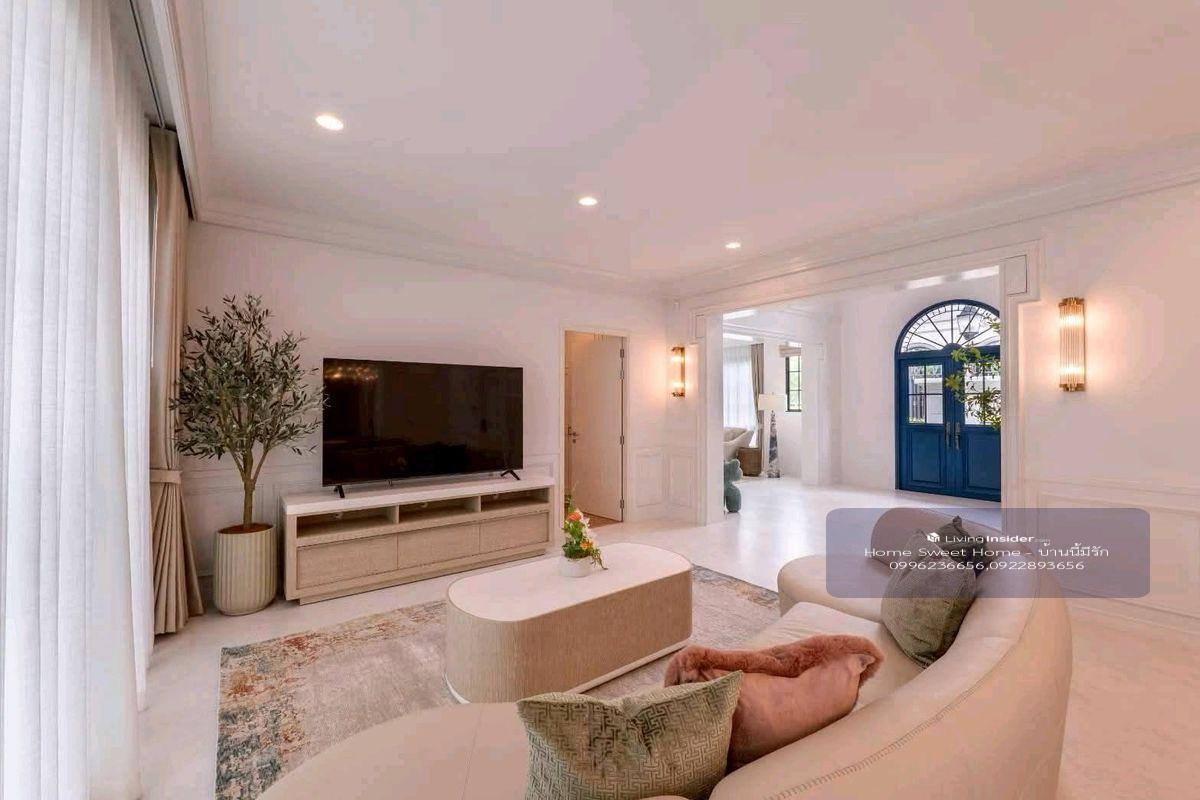 Luxury houses for rent, Krungthep Kreetha, near Wellington and Brighton International School Loading...