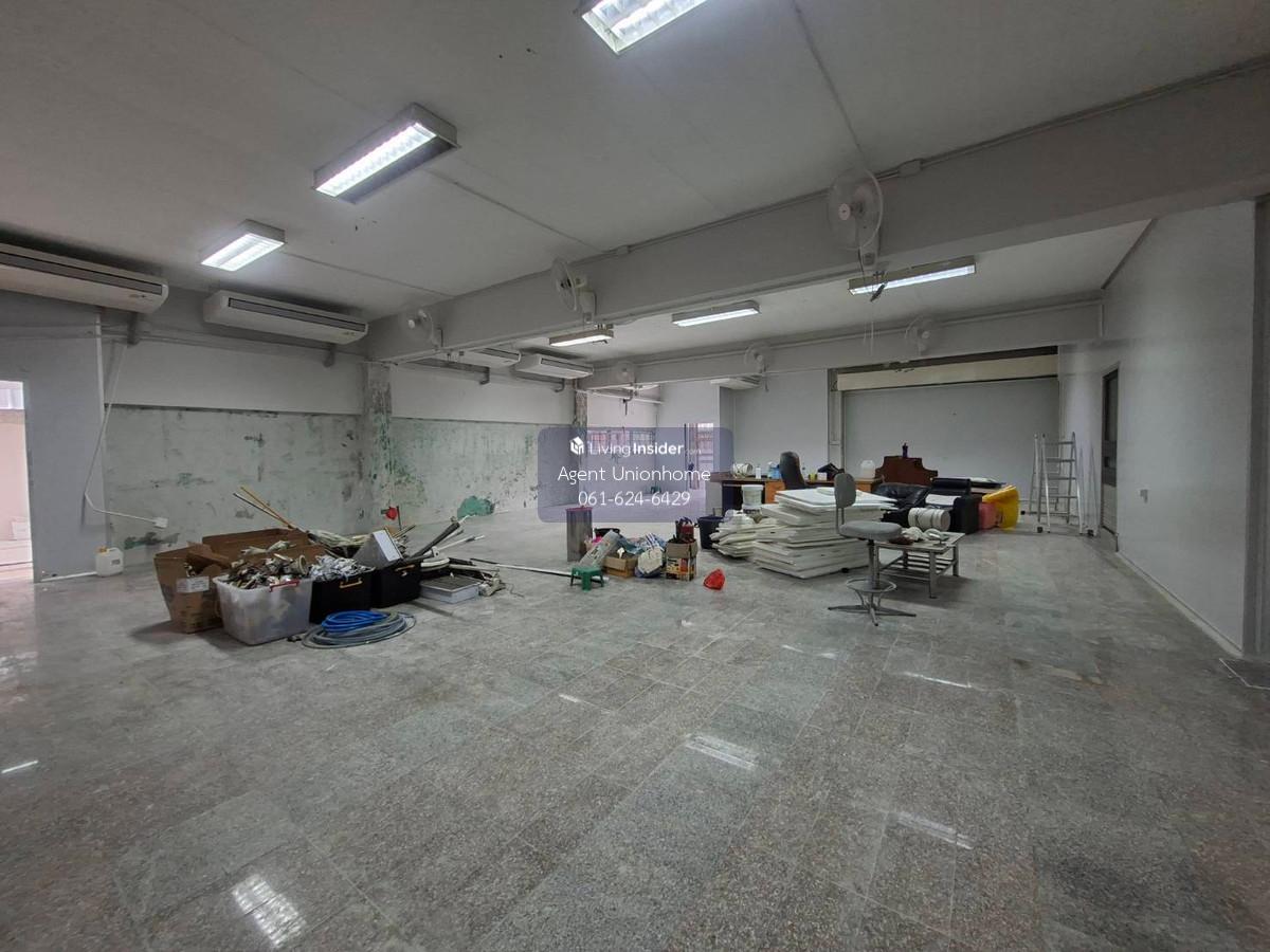 ให้เช่าอาคารพาณิชย์ 1 ชั้น ติดถนนลาดกระบัง ใกล้สุวรรณภูมิ (N.1687) Loading...