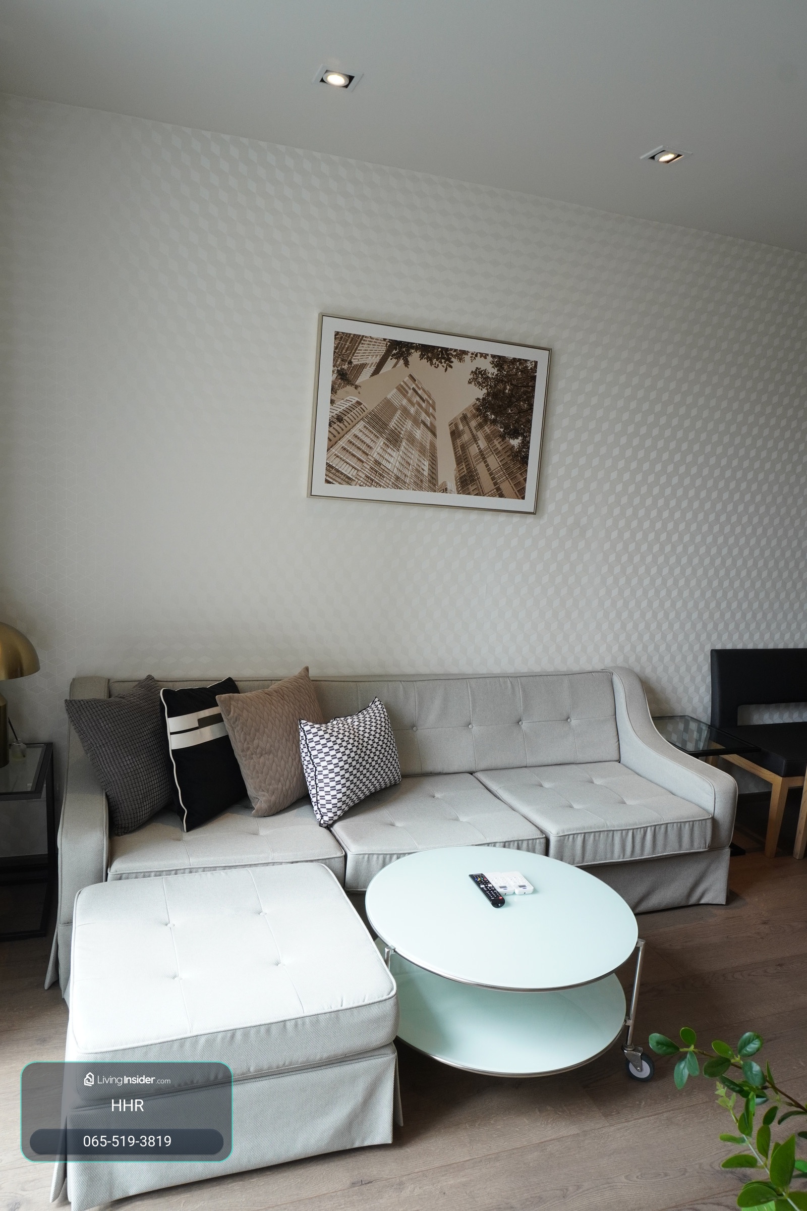 🔥 คอนโดให้เช่า Hampton Residence Next to Emporium 🔥 📍 🏢 2 Bedroom 📐 ขนาด 56 ตร.ม. 🚆 ใกล้ BTS พร้อมพงษ์ เดินทางสะดวก 🛍️ ใกล้ Emporium และแหล่งไลฟ์สไตล์ใจกลางเมือง 📶 ฟรี Wi-Fi ⚡ – รูปที่ 3