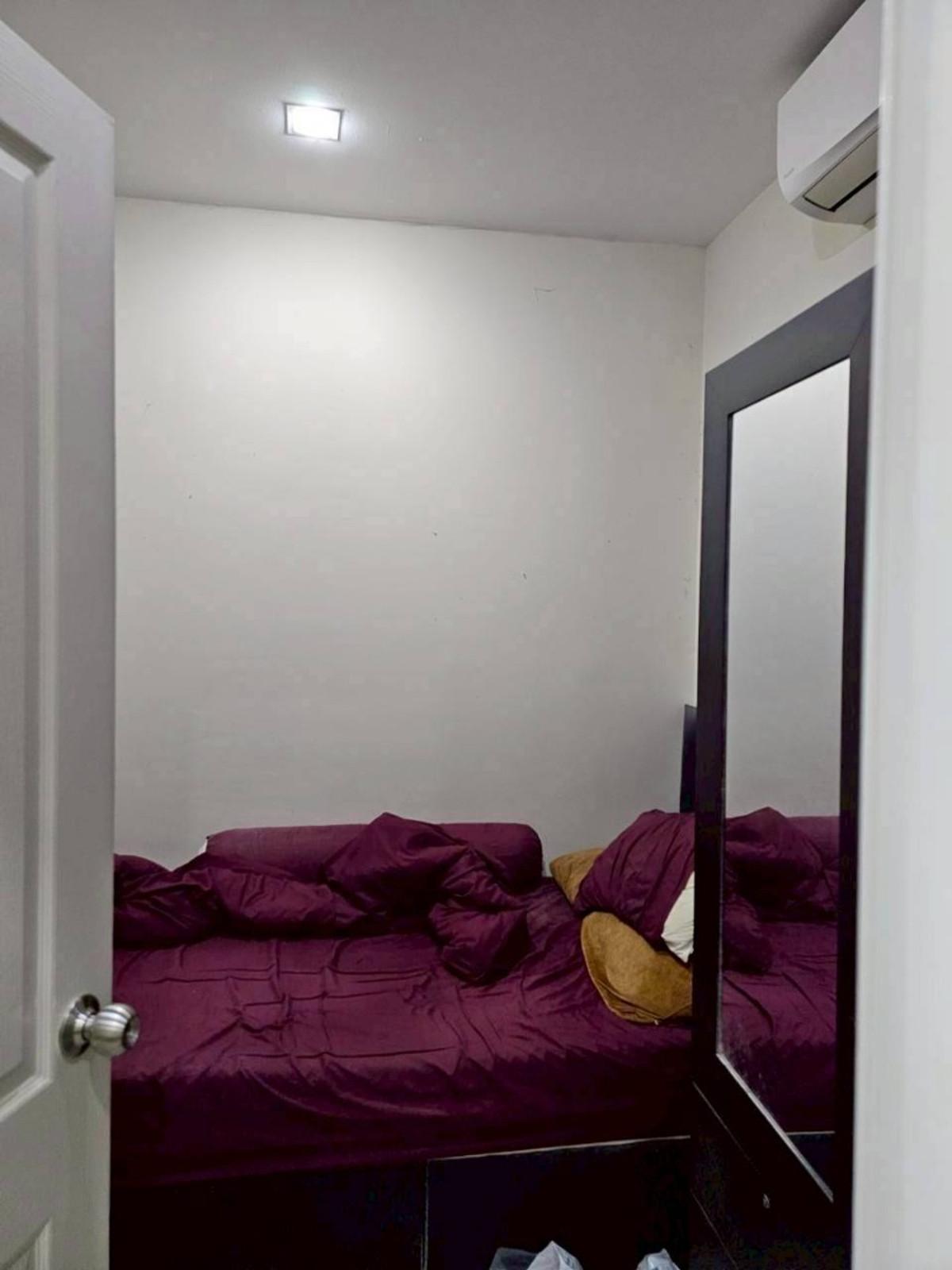 💥 For Sale: Golden Town Vibhavadi–Chaengwattana 4-Bedroom House with Furniture at a Great Price! Connected to 3 prime zones: Don Mueang – Vibhavadi – Chaengwattana 📞 092-690-5445 Loading...