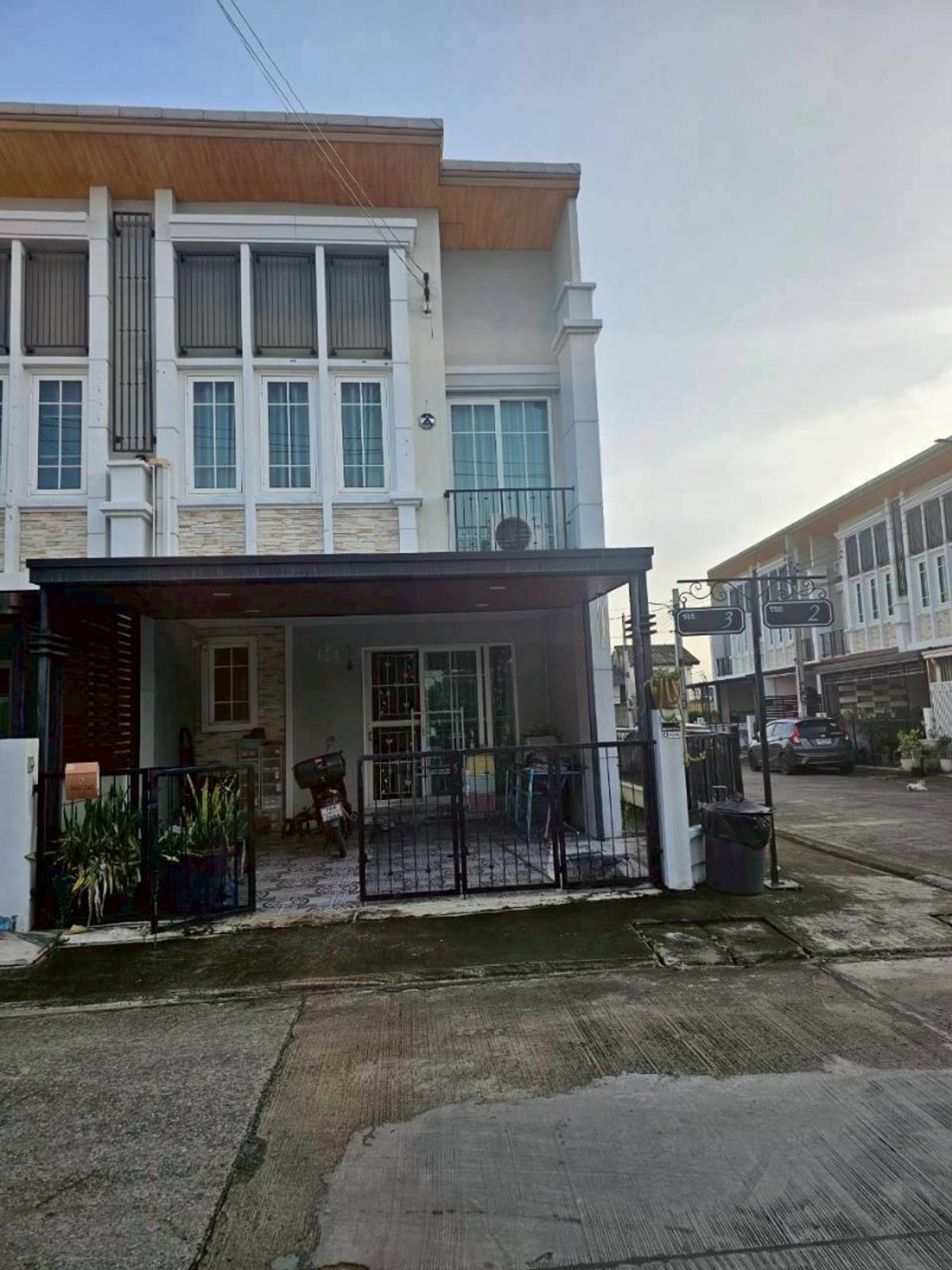 💥 For Sale: Golden Town Vibhavadi–Chaengwattana 4-Bedroom House with Furniture at a Great Price! Connected to 3 prime zones: Don Mueang – Vibhavadi – Chaengwattana 📞 092-690-5445 Loading...