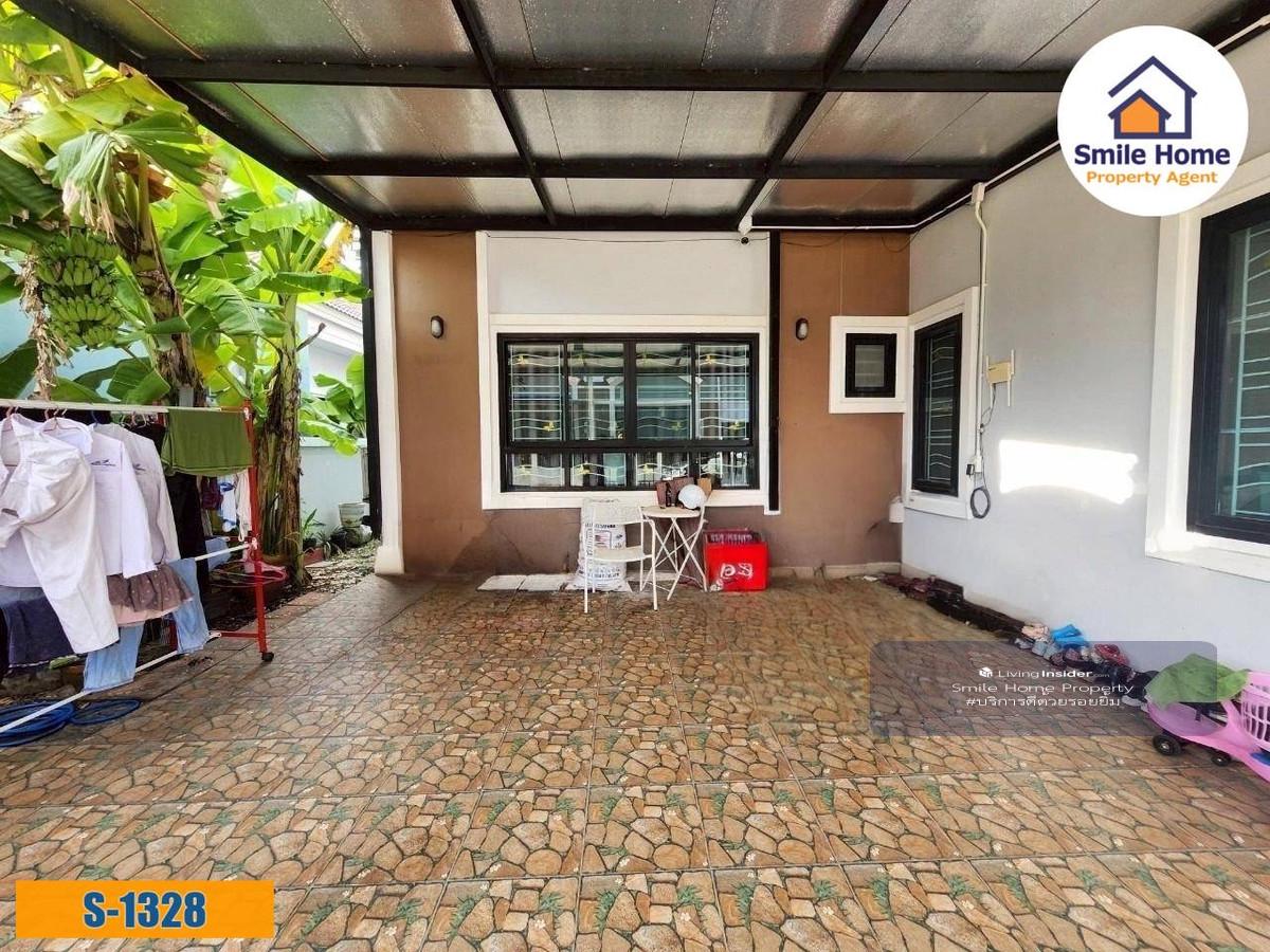 Single-storey semi-detached house for sale, Srithep Village, Bang Pakong, Chachoengsao. Loading...