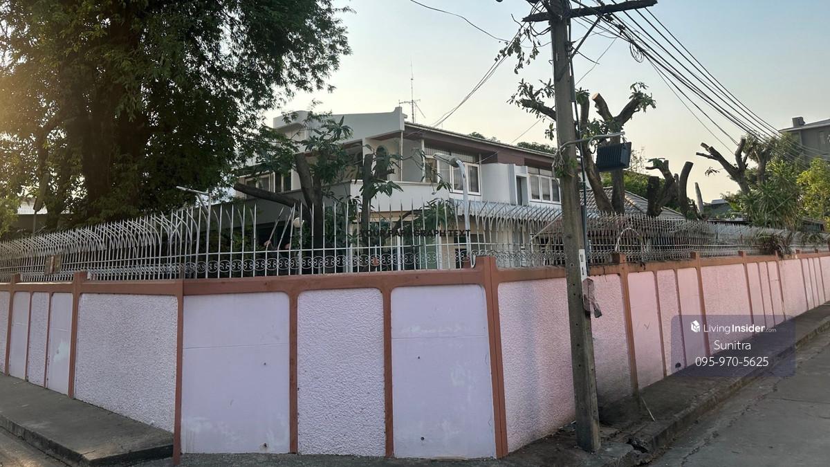 ðĄ āļāđāļēāļāđāļāļĩāđāļĒāļ§ - āđāļāļĨāļāļĄāļļāļĄāļŠāļļāļāļāļīāđāļĻāļĐ āļāļāļāļģāđāļĨāļŠāļļāļāļļāļĄāļ§āļīāļ 64 â āđāļāļĨāđ BTS āđāļĨāļ°āļāļēāļāļāđāļ§āļ |  ðĄ 2-Storey Corner Residence @ Golden Location - Sukhumvit 64 Loading...