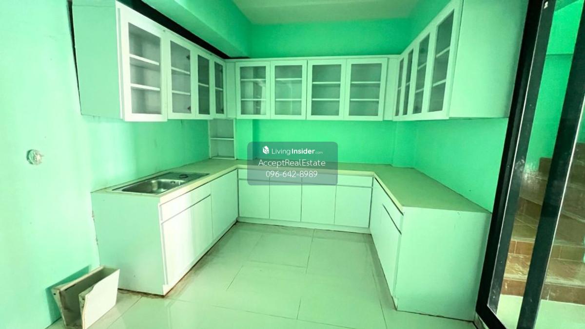 Commercial building for sale, 3 and a half floors, next to Sukhumvit Road, Ban Chang, Rayong. Loading...