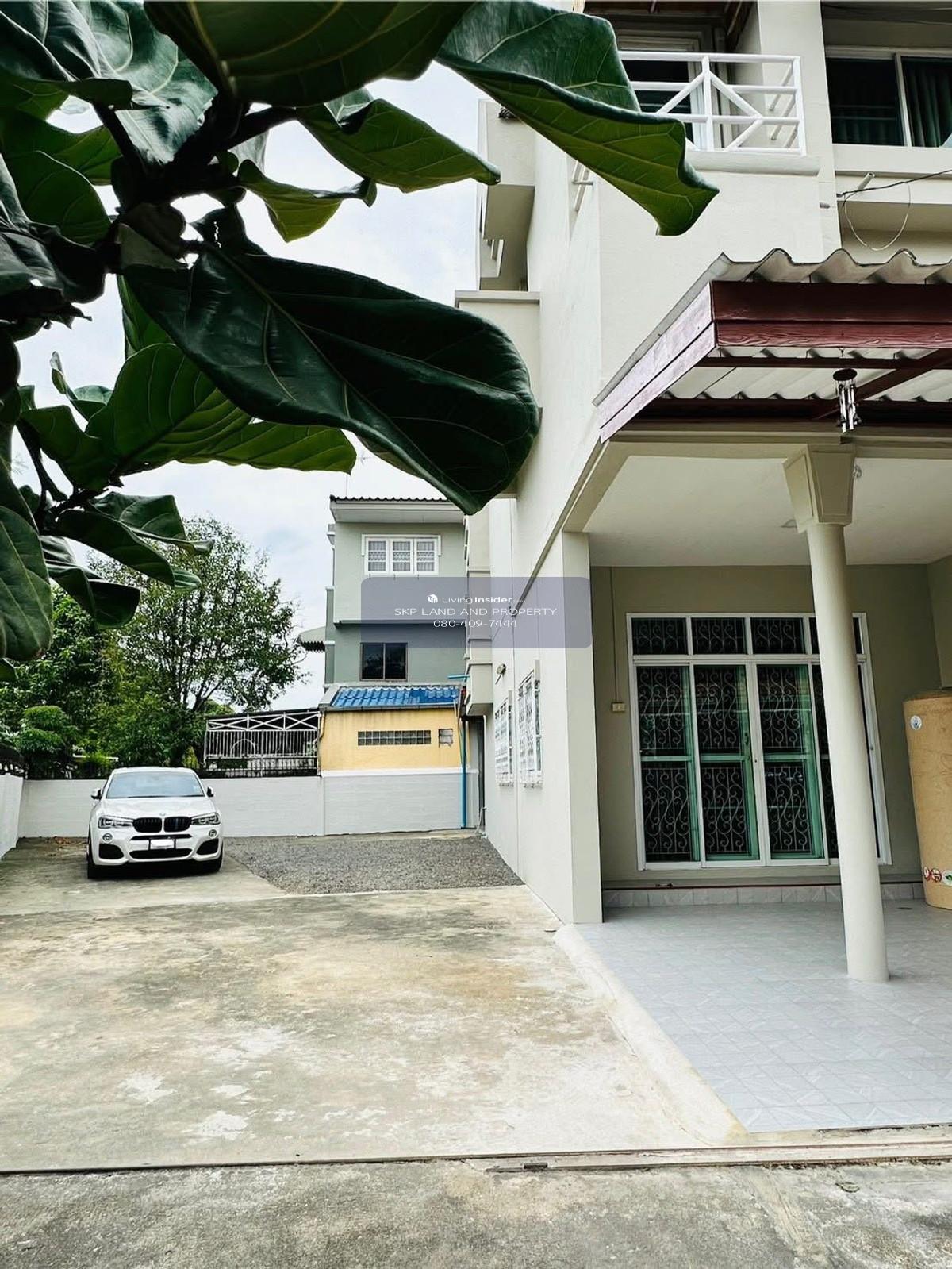 ให้เช่าทาวน์โฮม หมู่บ้านเกษรา คลาสสิคโฮม ซอยเสรีไทย ใกล้แฟชั่นไอส์แลนด์ และรถไฟฟ้า mrt สีชมพู  Loading...