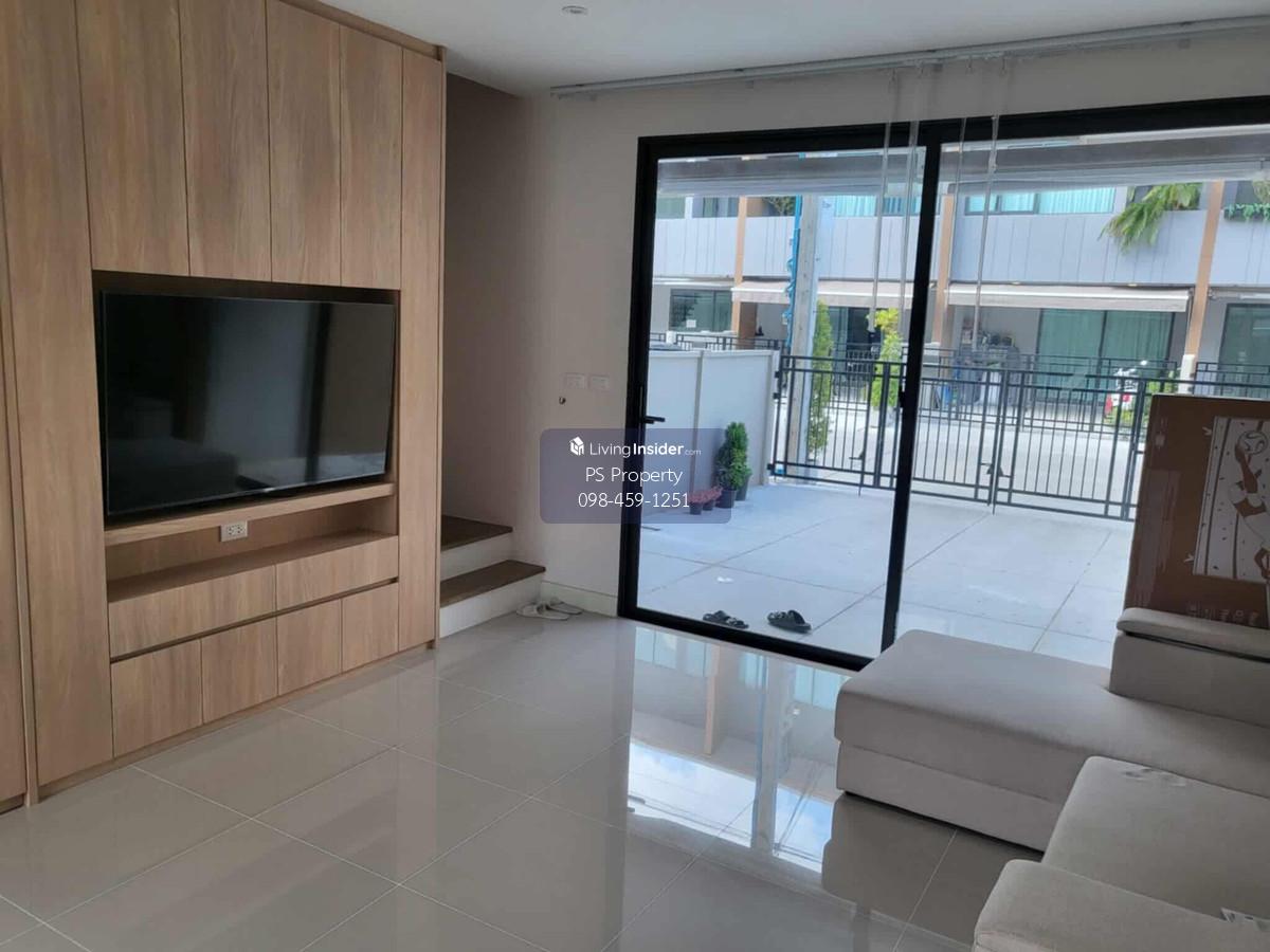 ทาวน์เฮ้าส์ให้เช่า ✨ Baan Klang Mueng Sukhumvit-Onnut ✨ 3 ห้องนอน 3 ห้องน้ำ เฟอร์นิเจอร์ และ เครื่องใช้ไฟฟ้าครบ  Loading...