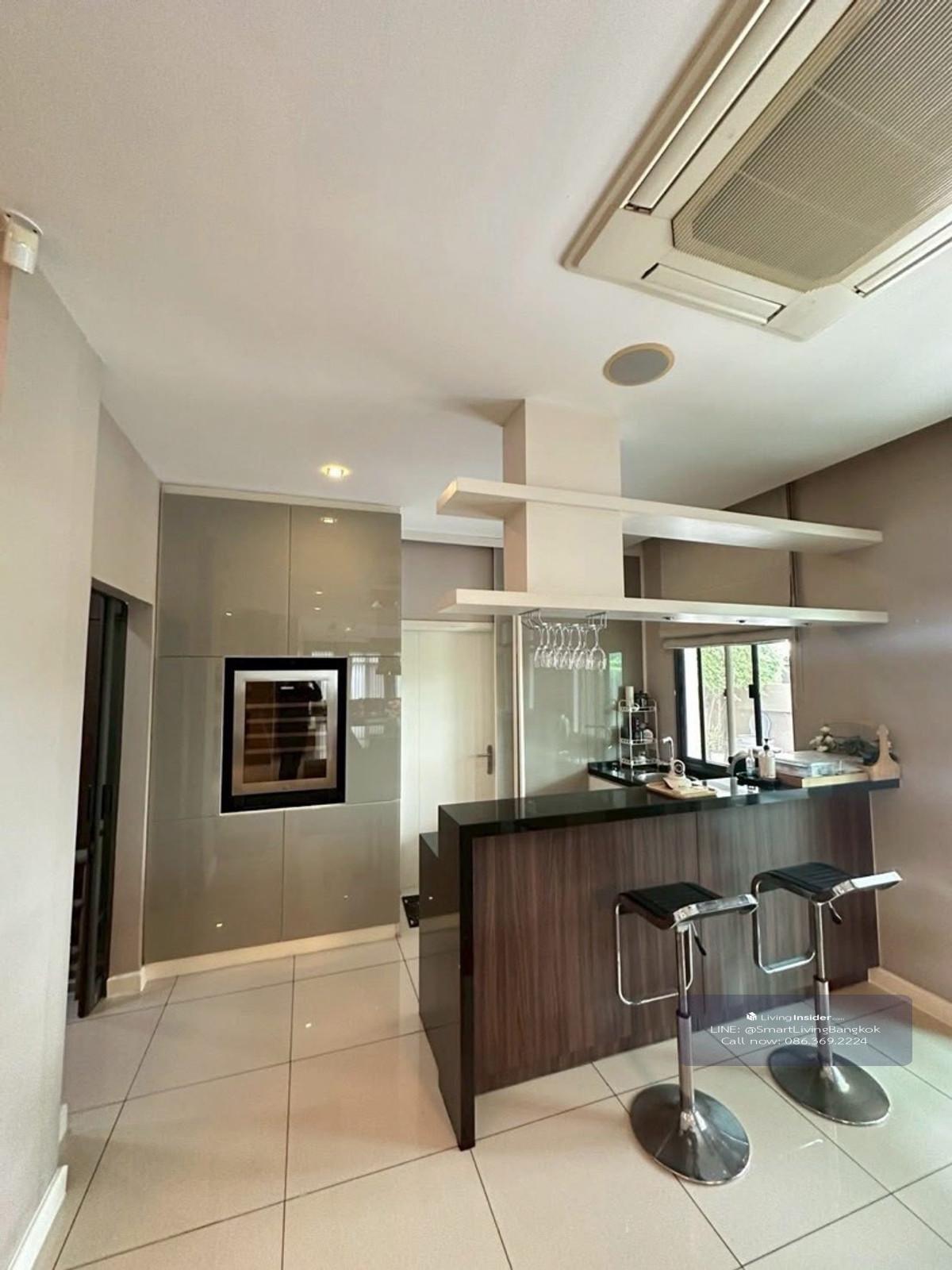 📢👇 Single House in Prime Location, Pattanakarn AreaSituated in one of Bangkok’s most convenient neighborhoods with easy access to Pattanakarn, Srinakarin, Motorway, Rama 9, and Sukhumvit. Loading...