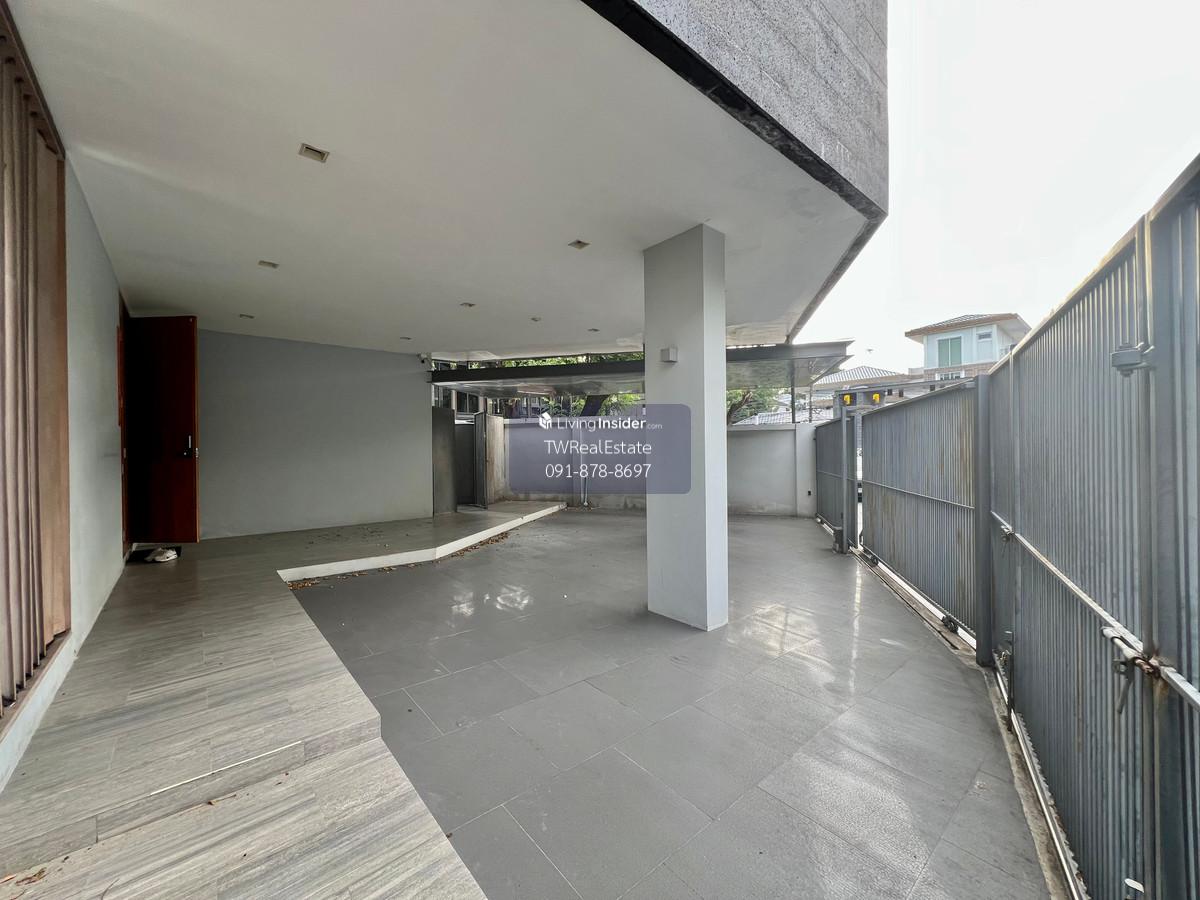 ให้เช่าบ้านเดี่ยว 3 ชั้น สไตล์ Pool Villa โครงการ The Honor | บ้านหรูหลังใหญ่ สระว่ายน้ำส่วนตัว ห้องโฮมเธียเตอร์ พร้อมความเป็นส่วนตัวระดับสูง ใกล้ถนนเลียบด่วน เลี้ยงสัตว์ได้ Loading...