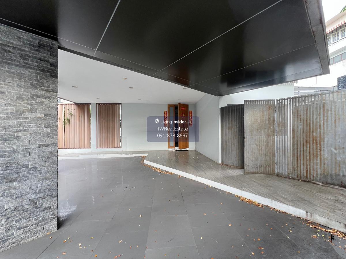 ให้เช่าบ้านเดี่ยว 3 ชั้น สไตล์ Pool Villa โครงการ The Honor | บ้านหรูหลังใหญ่ สระว่ายน้ำส่วนตัว ห้องโฮมเธียเตอร์ พร้อมความเป็นส่วนตัวระดับสูง ใกล้ถนนเลียบด่วน เลี้ยงสัตว์ได้ Loading...