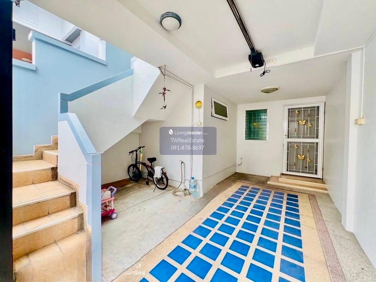 ขายทาวน์เฮ้าส์ 3 ชั้น Merit Place ลาดพร้าว 87 | ทำเลเลียบด่วน เดินทางสะดวก เข้าออกได้หลายทาง คุ้มค่าพร้อมเข้าอยู่ Loading...