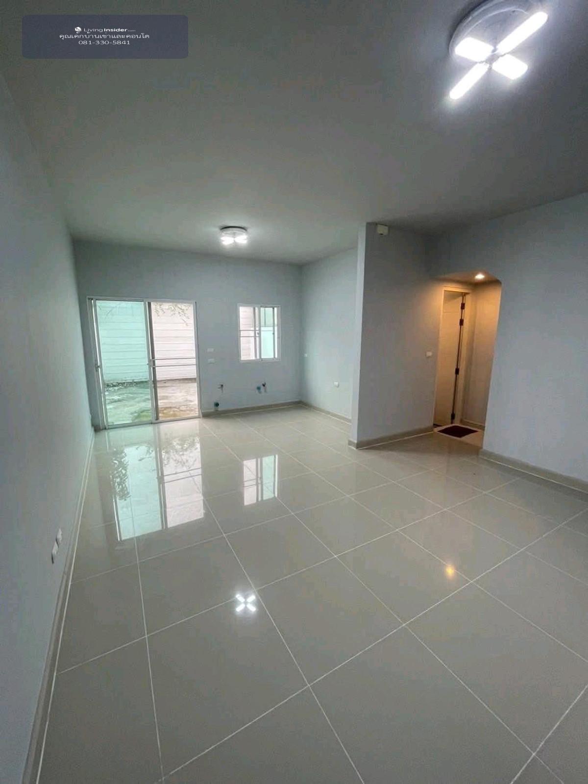 ð āđāļāļĨāđ Fashion Island āđāļĨāļ° The Promenade āđāļāļāļāđāļēāļ Spring āļāļēāļāđāļāļĢāļāļāļēāļĢ āļāļĢāļīāļāļŠāļīāļĢāļī (Prinsiri) Loading...