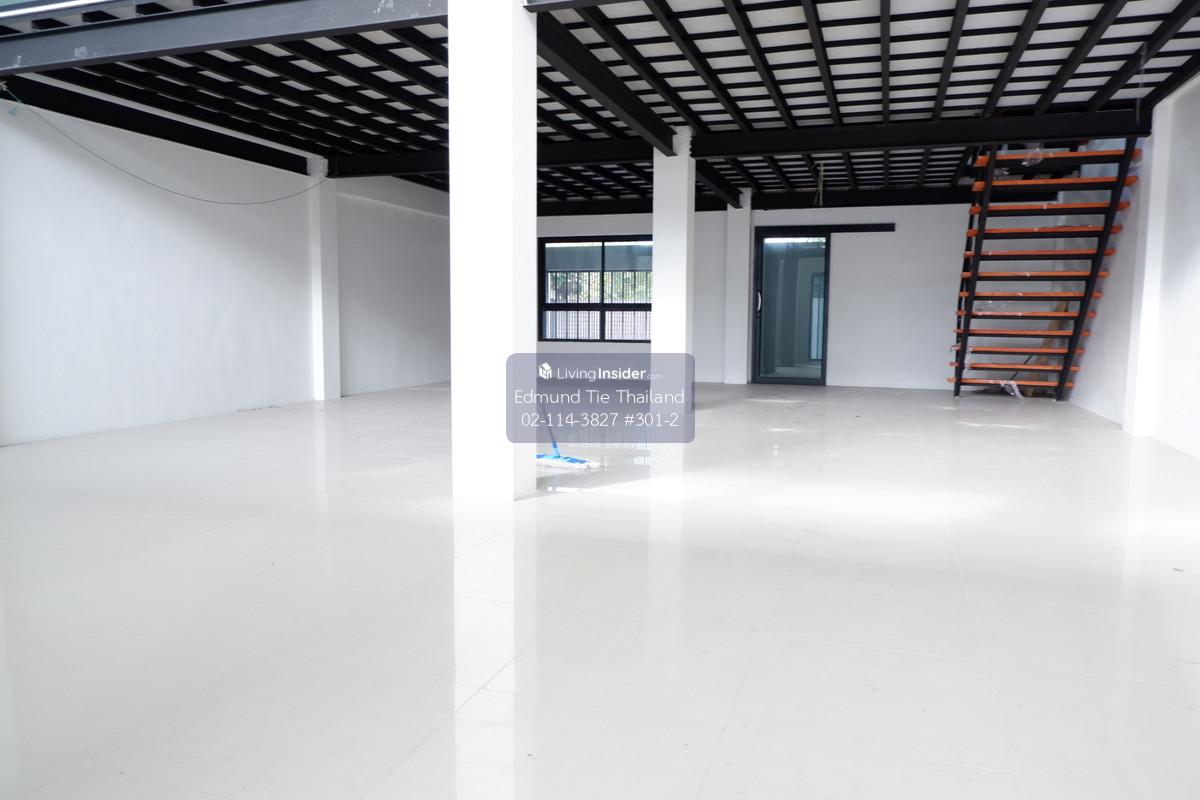 Sale with Tenants - Home Office in Sukhumvit 50, 3.5 storey, Close to BTS On-Nut Loading...