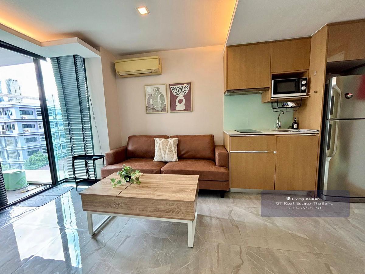Condo Socio Ruamrudee, convenient travel, near BTS, there is a shuttle, beautiful room, fully furnished, ready to move in. Loading...
