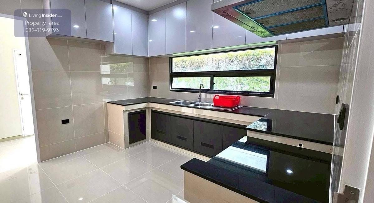 Large detached house for rent, Setthasiri 2, Krungthep Kreetha, first hand, land size 114 sq m, area 450 sq m, 5 bedrooms, 4 parking spaces, price 350,000 baht. Loading...