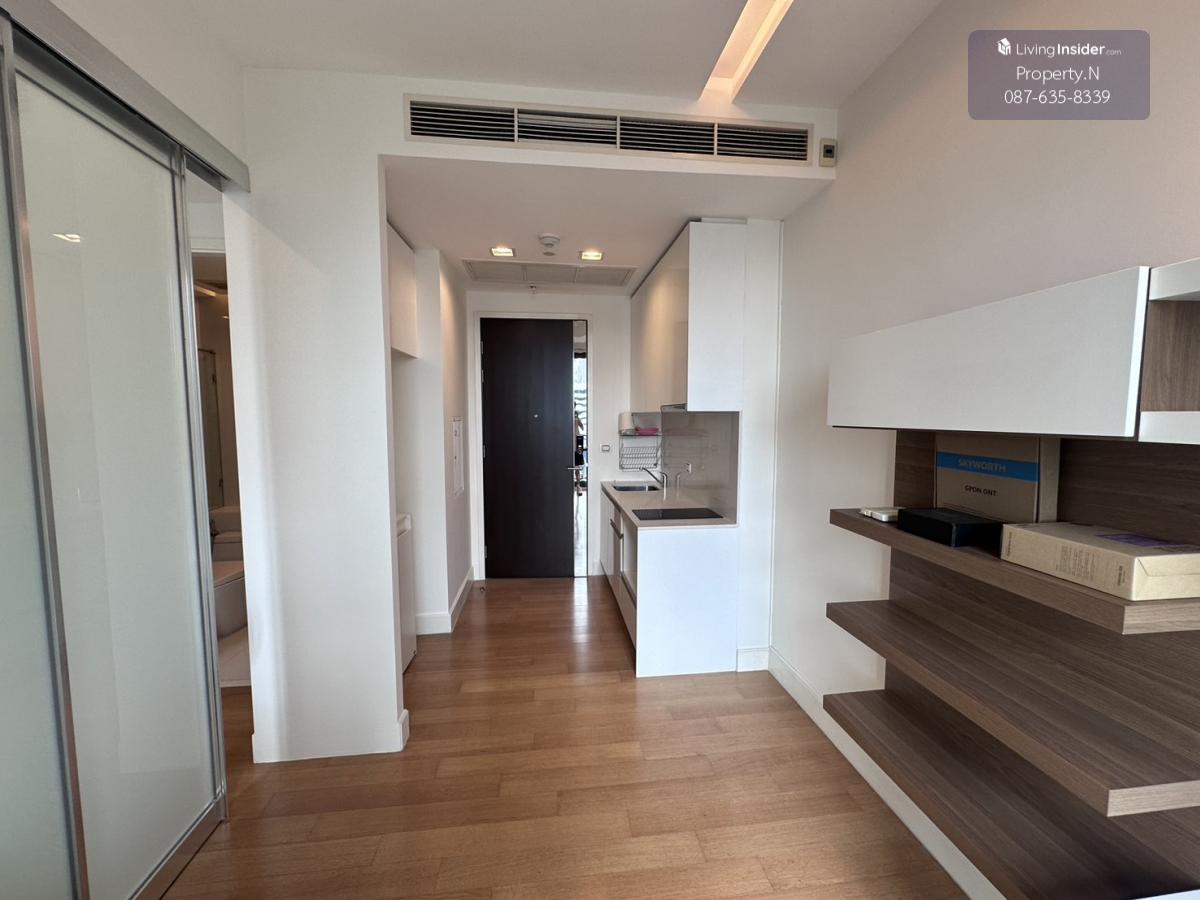 Condo in the heart of Mo Chit! 31 sq.m. priced at only 2.59 million THB, ready to move in.Close to BTS/MRT, swimming pool, fitness center, everything you need! Loading...