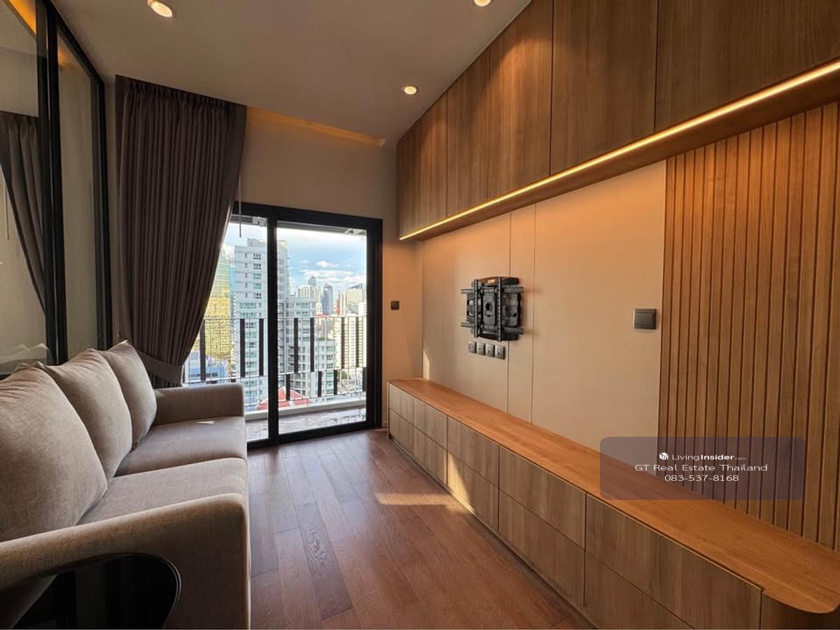 Condo Muniq Sukhumvit 23, convenient travel, near BTS, there is a shuttle, beautiful room, fully furnished, ready to move in. Loading...