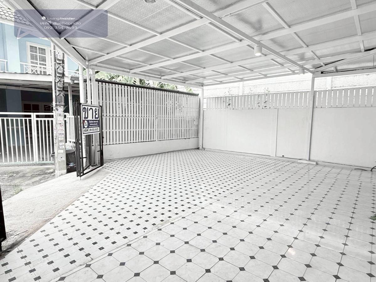 ขายทาวน์เฮ้าส์ใหญ่ 4 ห้องนอน หมู่บ้านพฤกษา 14 A ใกล้ BigC บางใหญ่ Loading...