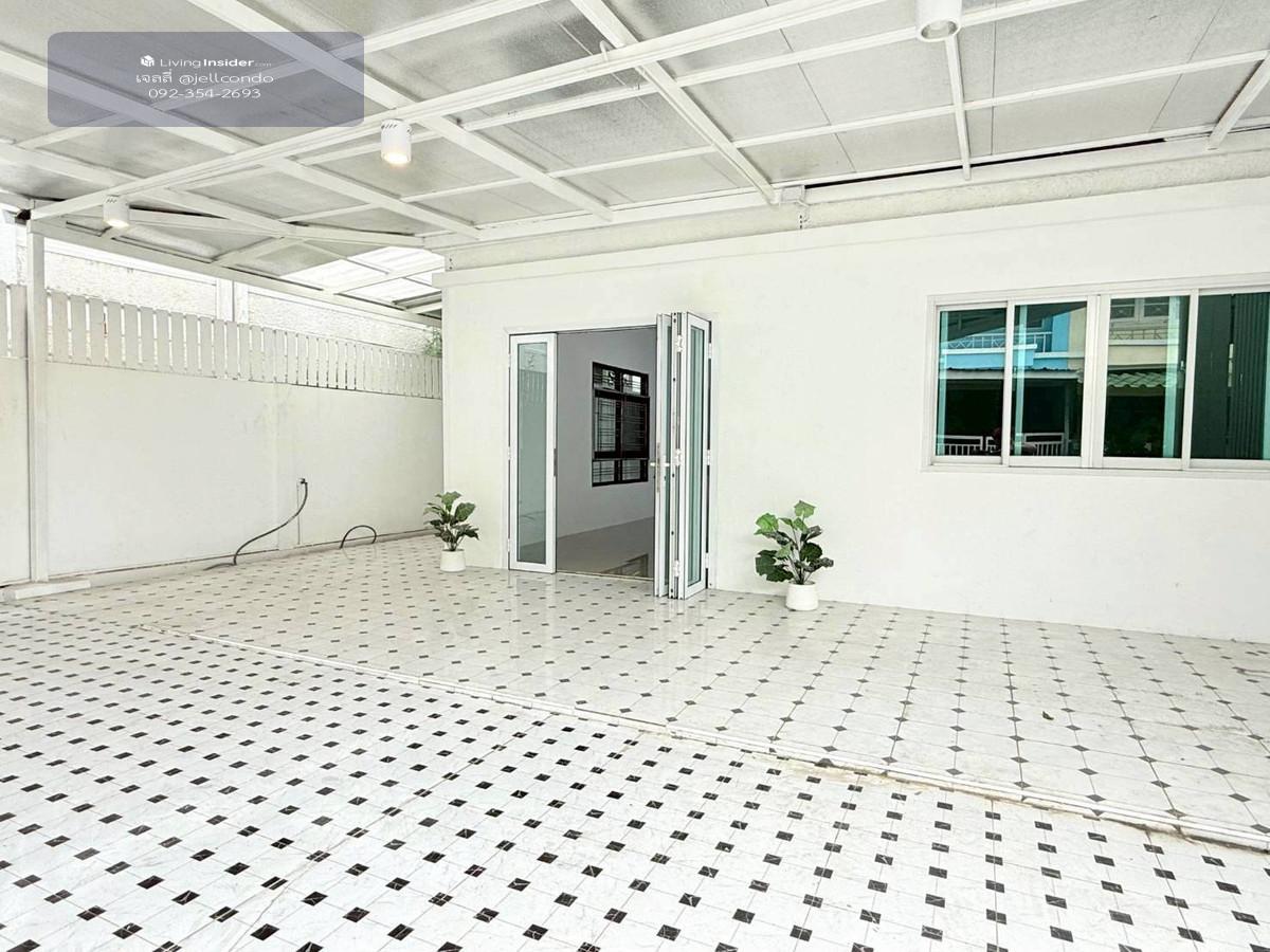 ขายทาวน์เฮ้าส์ใหญ่ 4 ห้องนอน หมู่บ้านพฤกษา 14 A ใกล้ BigC บางใหญ่ Loading...