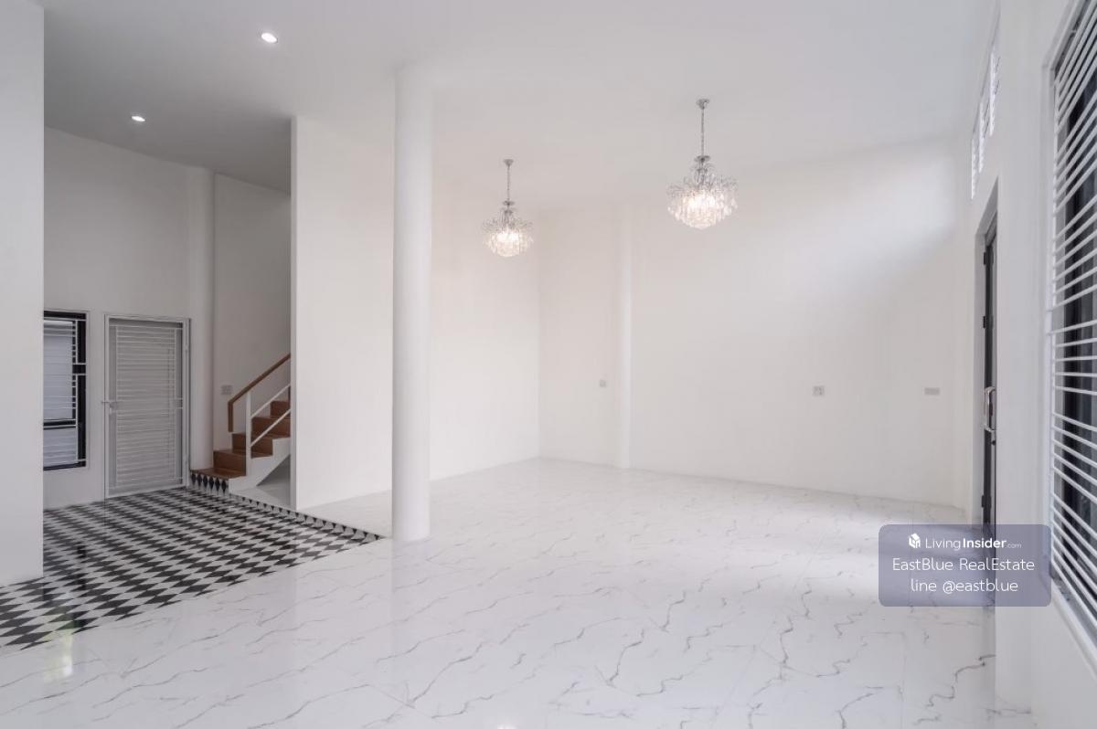 บ้านสวยพร้อมพื้นที่ทำงานโฮมออฟฟิศใจกลางพหลโยธิน Beautiful Home with Office Area in Phahonyothin – Your Perfect Living & Working Space Loading...