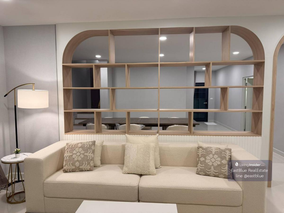 Luxurious 4 bedroom house in the heart of Bangna, ready for rent! Luxury 4-Bedroom House in Bangna Available for Rent Now! Loading...