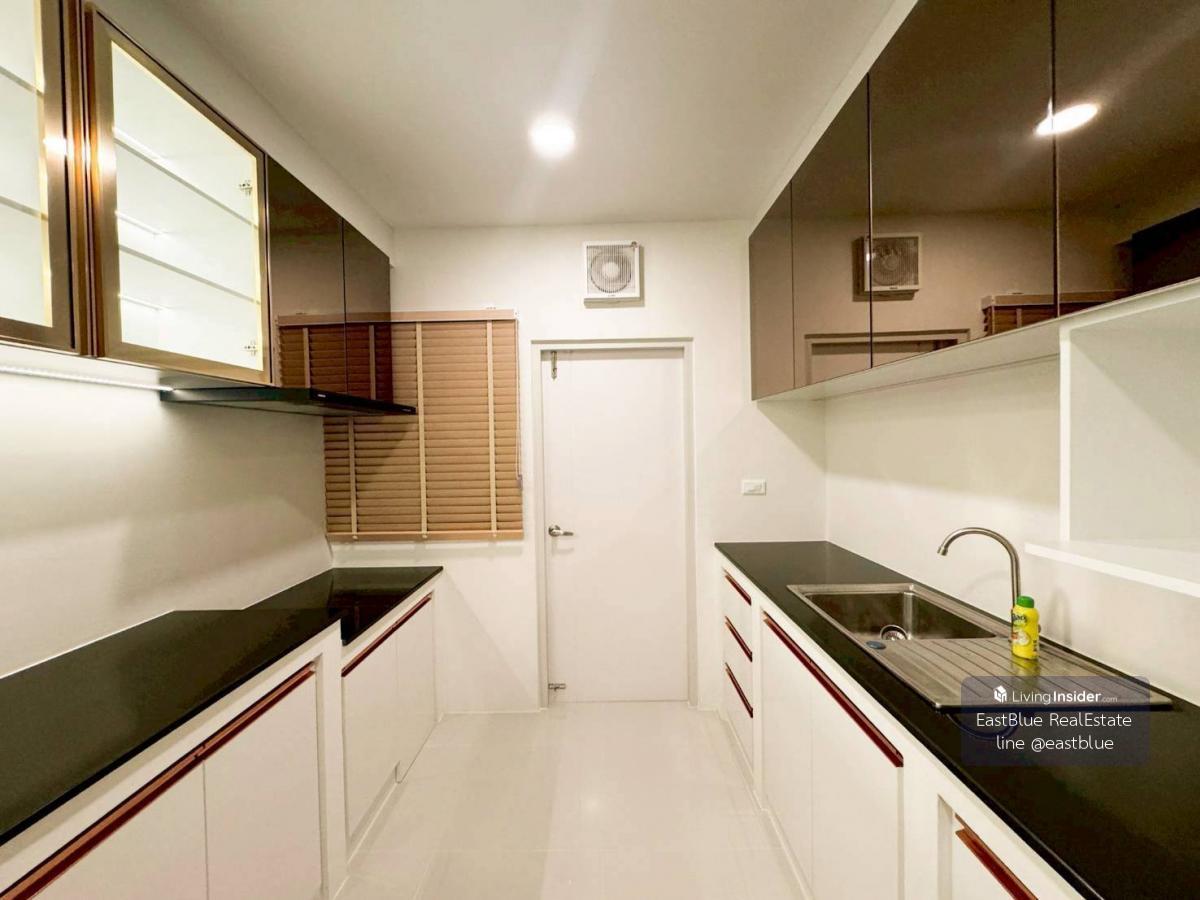 Luxurious 4 bedroom house in the heart of Bangna, ready for rent! Luxury 4-Bedroom House in Bangna Available for Rent Now! Loading...