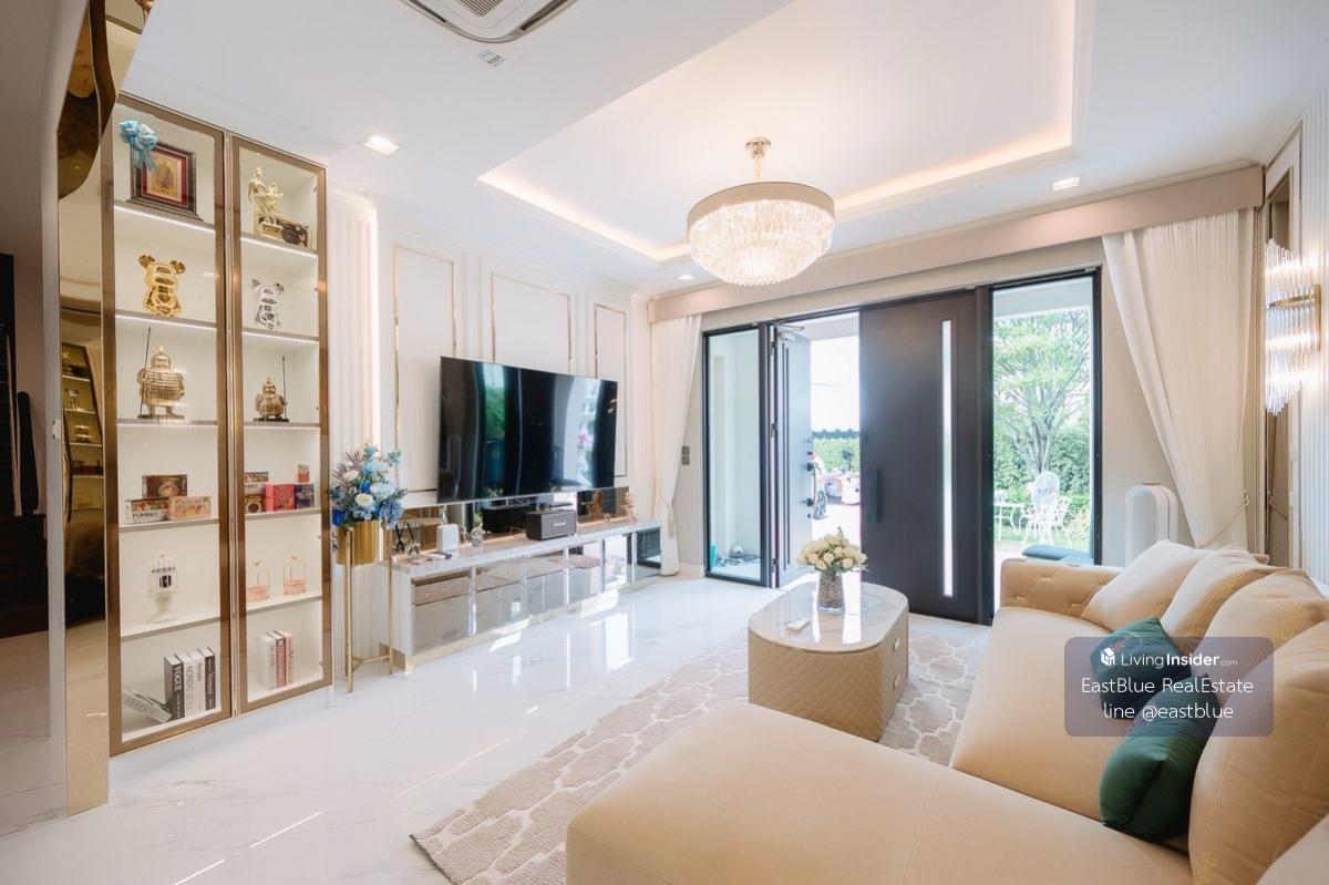 บ้านหรู 3 ห้องนอน พื้นที่กว้าง 300 ตร.ม. พร้อมสระว่ายน้ำและโรงจอดรถ Nantawan Ramintra-Paholyothin 50 ราคา 33 ล้าน ลงตัวทุกความต้องการ Loading...