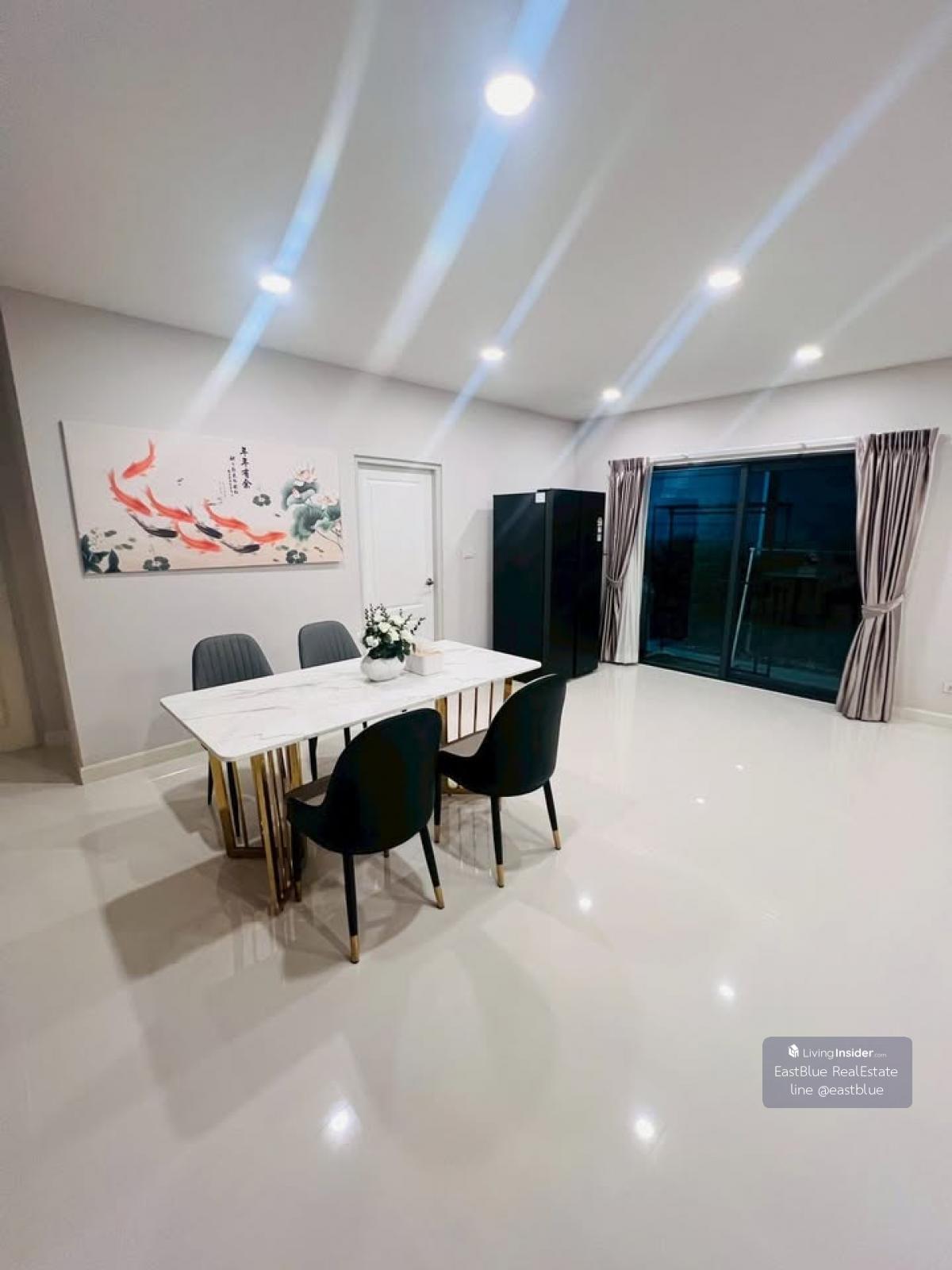 Single house Centro Vibhavadi, 4 bedrooms, with private swimming pool. Convenient rental near Don Mueang Airport, starting at 69,000 baht/month. Loading...
