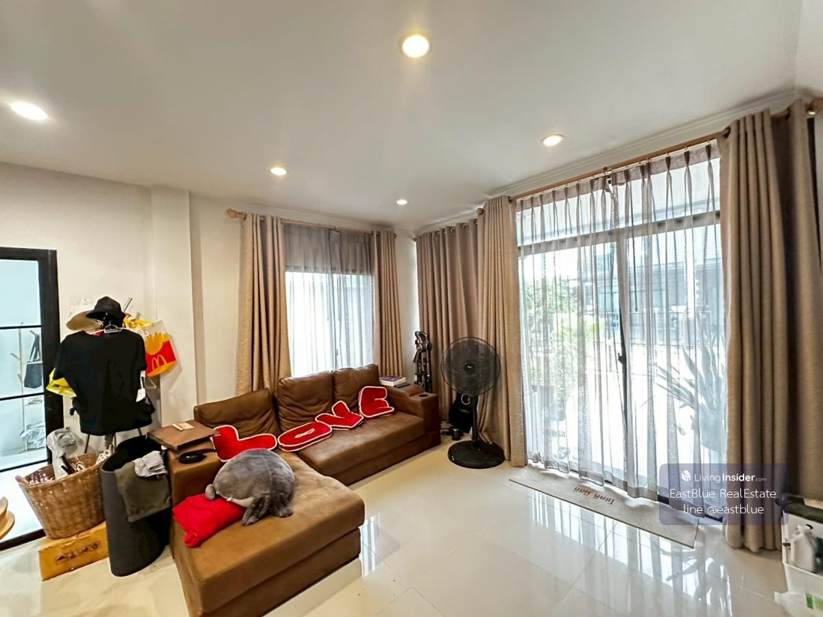 บ้านทาวน์โฮม 2 ห้องนอน ใจกลางรามคำแหง ขนาดที่ดิน 34.7 ตร.ว. ราคาพิเศษ 5.78 ล้านเท่านั้น! Loading...