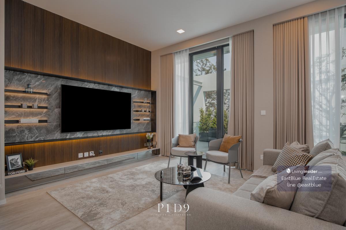 The ultimate luxury townhome with 4 large bedrooms near Bangkok. Wide area of 421 sq m., ready to rent for 400,000 baht per month. Loading...