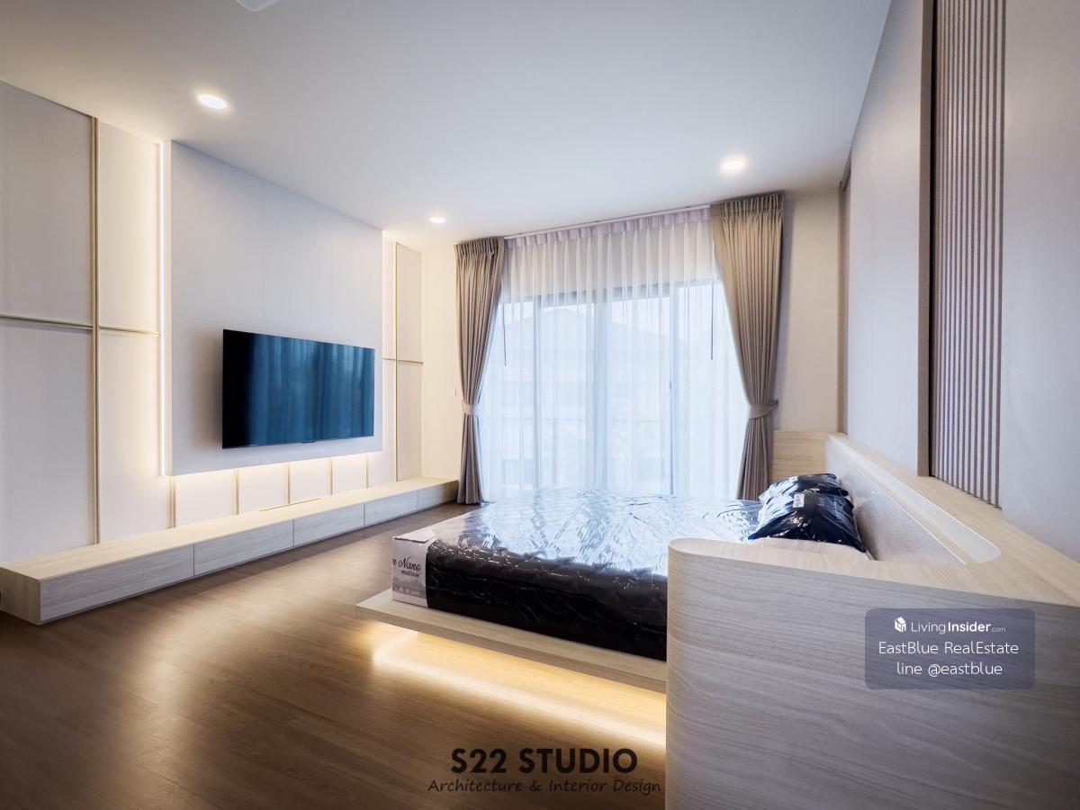 Luxury house for rent, The City Bangna, 4 bedrooms, next to the garden, quiet and private. Wide garden view, indoor parking With clubhouse near Mega Bangna Loading...