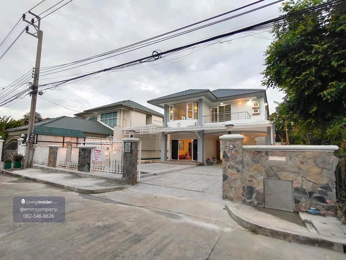 Single house for sale with salt system swimming pool. One house in a large project Loading...