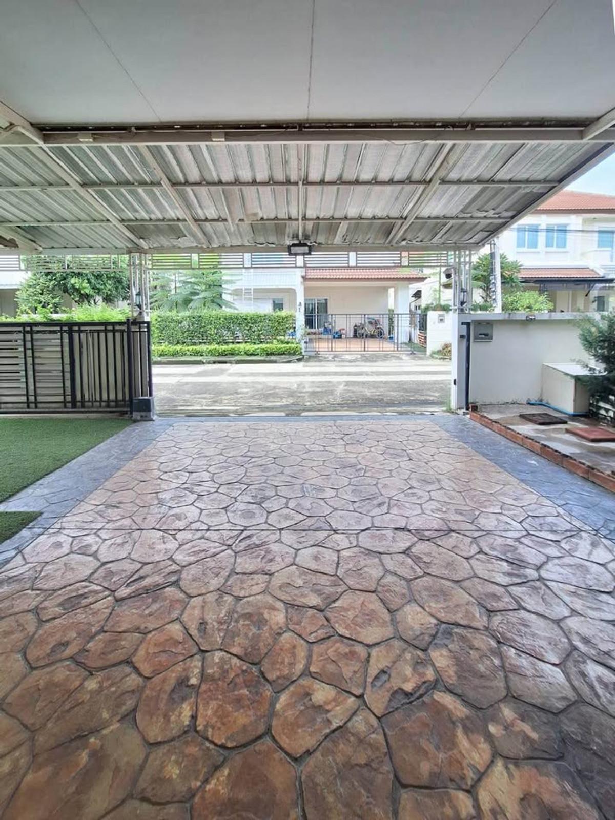 Rent / sell 🏘️ Single house The Centro Rattanathibet (size 54 sq m.) next to Bang Kruai-Sai Noi Road, Bang Len, Bang Yai, near MRT Bang Phlu Station. Loading...