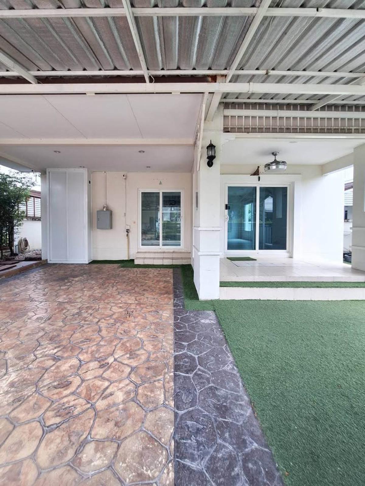 Rent / sell 🏘️ Single house The Centro Rattanathibet (size 54 sq m.) next to Bang Kruai-Sai Noi Road, Bang Len, Bang Yai, near MRT Bang Phlu Station. Loading...