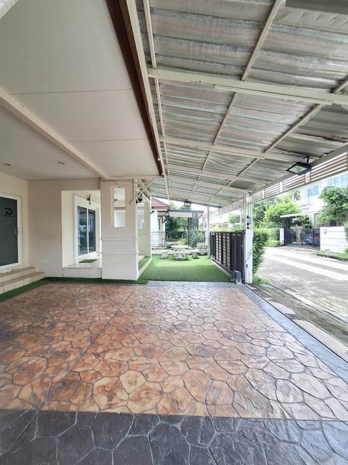 Rent / sell 🏘️ Single house The Centro Rattanathibet (size 54 sq m.) next to Bang Kruai-Sai Noi Road, Bang Len, Bang Yai, near MRT Bang Phlu Station. Loading...