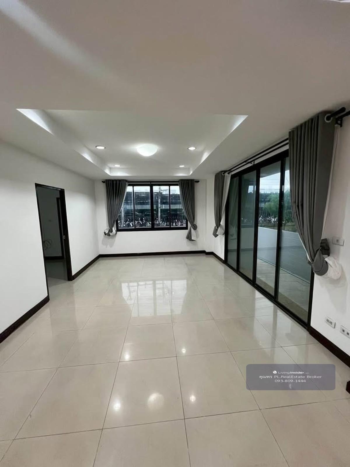 HR2940 Home office for rent Regent Village, Ratchada, Saha Pramun Road Mengjai-Ratchadaphisek area Suitable for an office Loading...