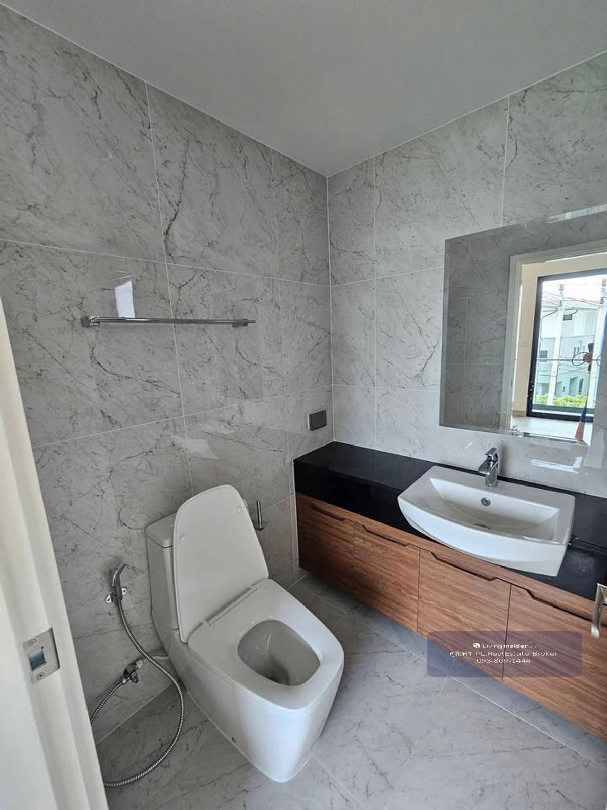 HR2941 3-story twin house for rent, Supalai Elegance Village, Phahonyothin 50, suitable for a home office or residence. Loading...