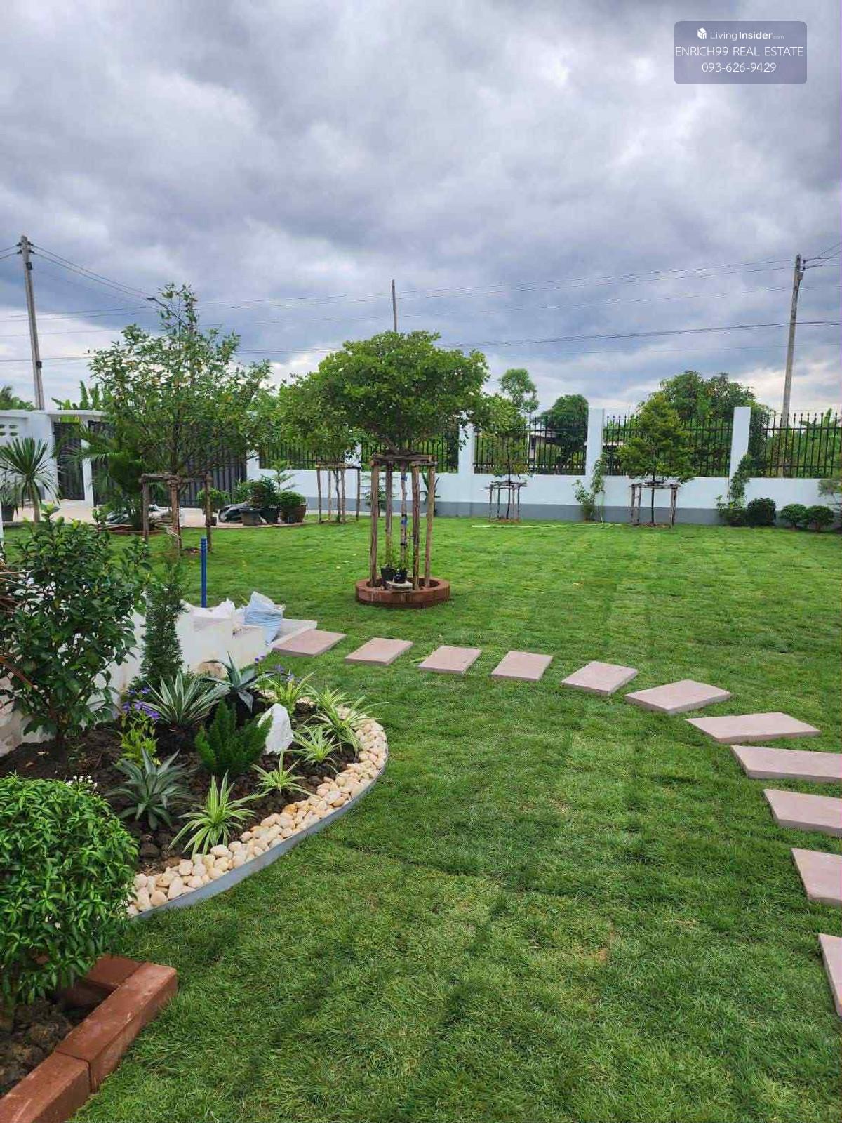 Great value detached house in Salaya area, Nakhon Pathom Province. Loading...