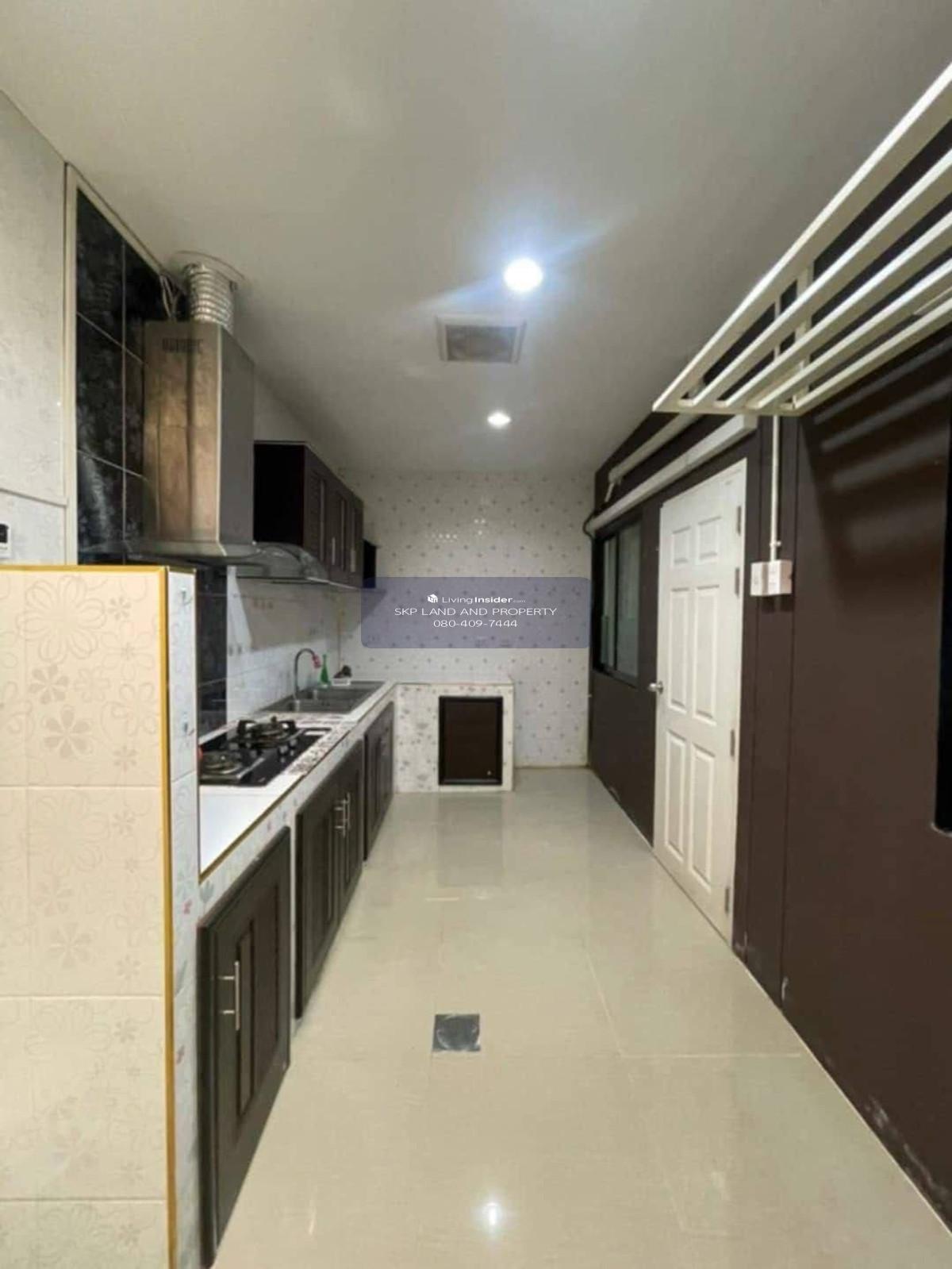 Townhome for rent, Thanyada Plus Wongwaen-Theparak, near Big C Bang Phli. Loading...