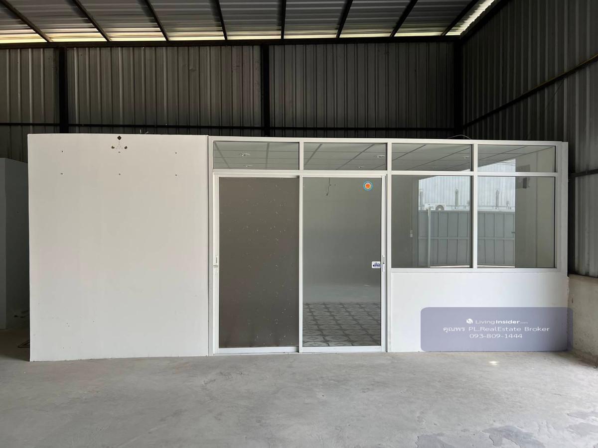 HR2948 Warehouse for rent, size 130 sq m., along the motorway, Soi Phatthana Chonburi 3, suitable for a warehouse. Loading...